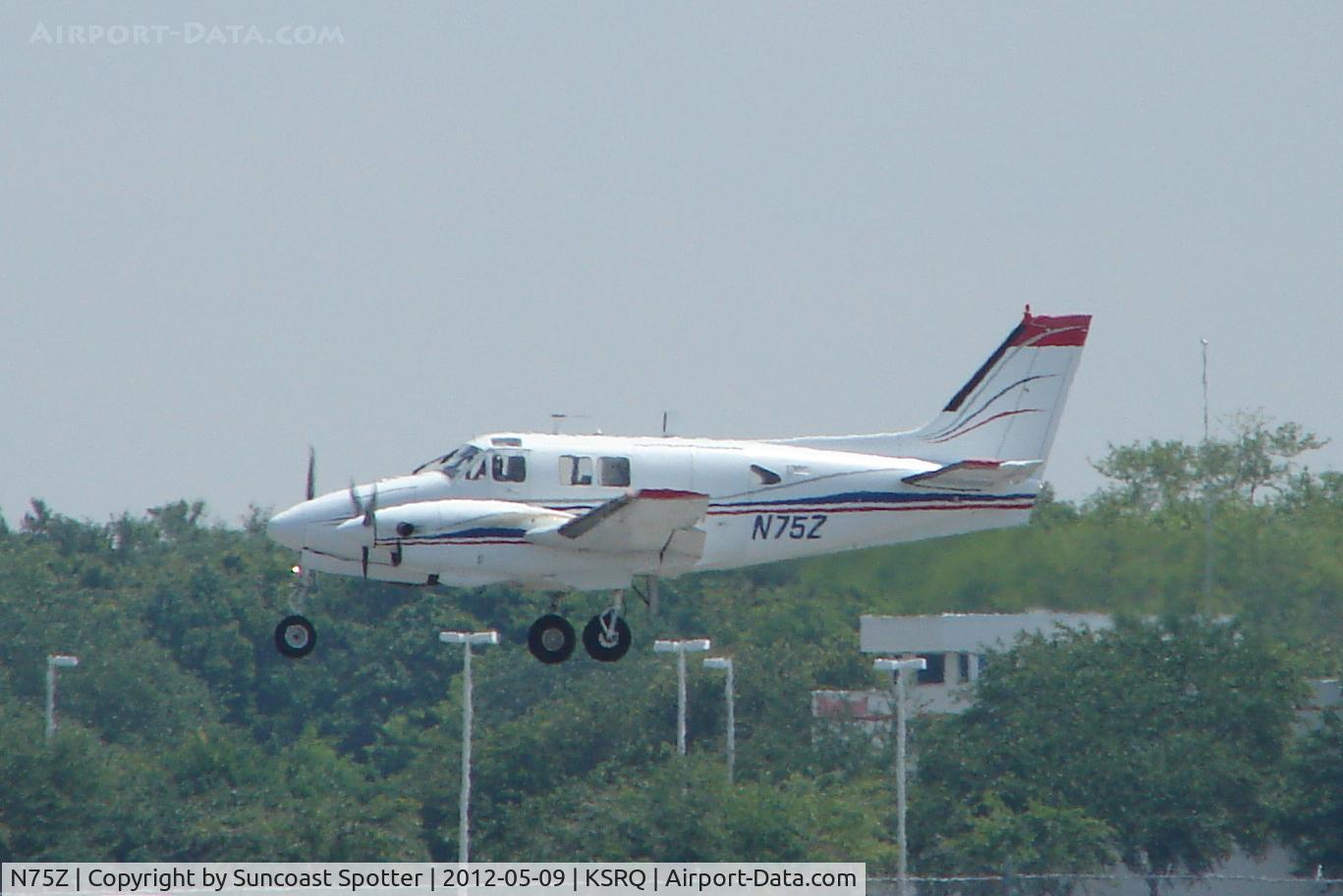 N75Z, 1967 Beech 65-A90-1 C/N LM-61, Beechcraft King Air 90 - N75Z arrives on Runway 32 at Sarasota-Bradenton International Airport