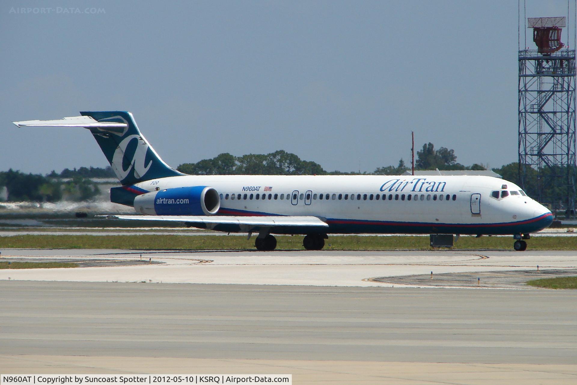 N960AT, 2001 Boeing 717-200 C/N 55022, AirTran Flight 988 taxis at Sarasota-Bradenton International Airport