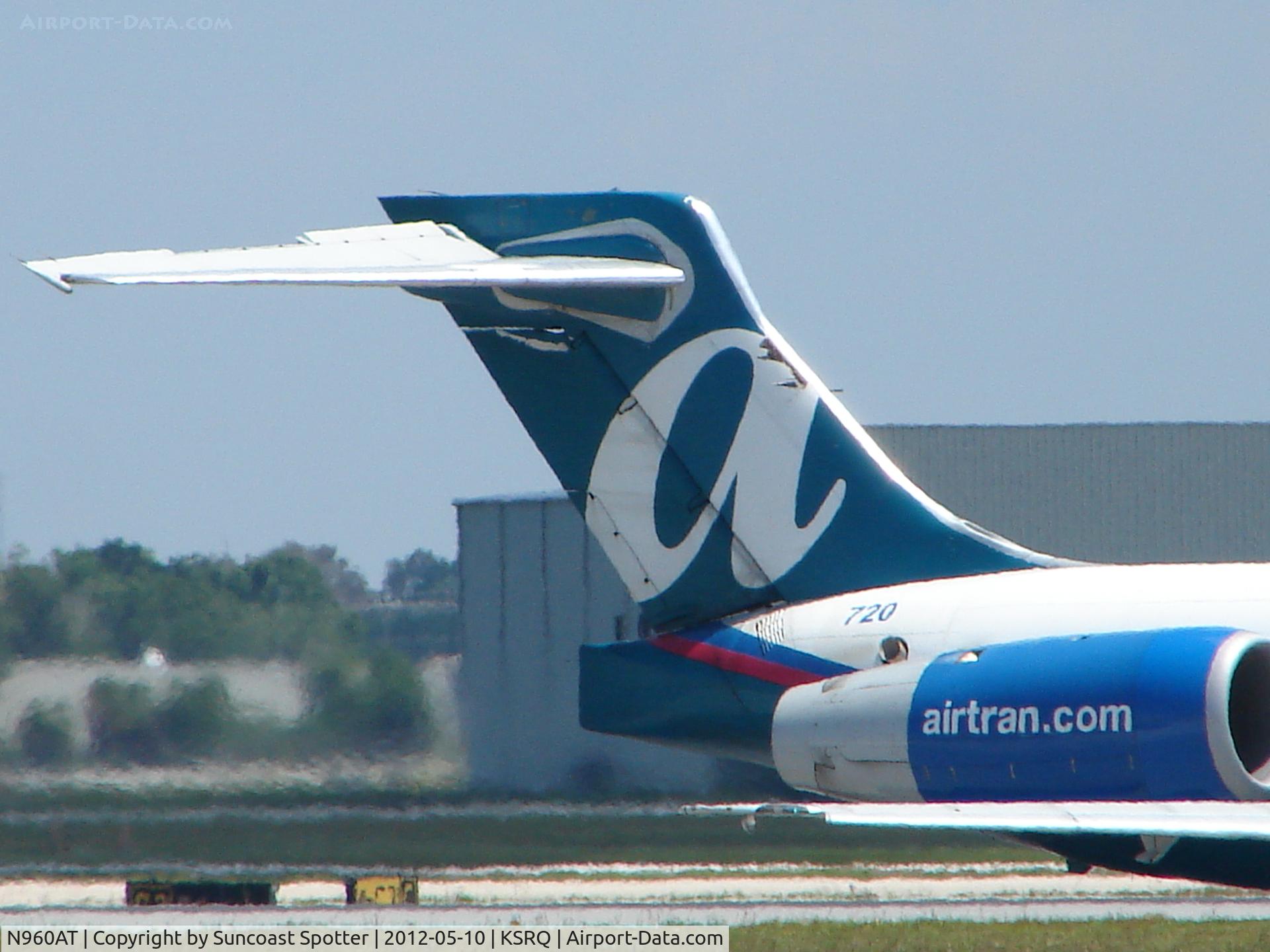 N960AT, 2001 Boeing 717-200 C/N 55022, AirTran Flight 988 taxis at Sarasota-Bradenton International Airport