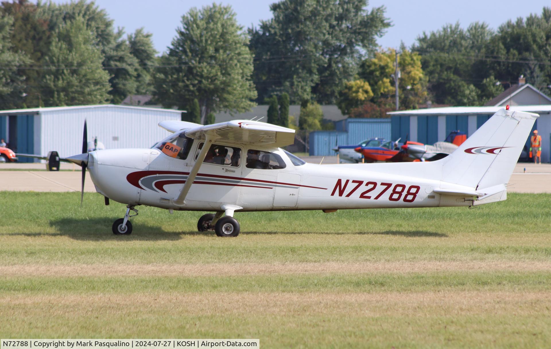 N72788, Cessna 172R C/N 17280988, Cessna 172R