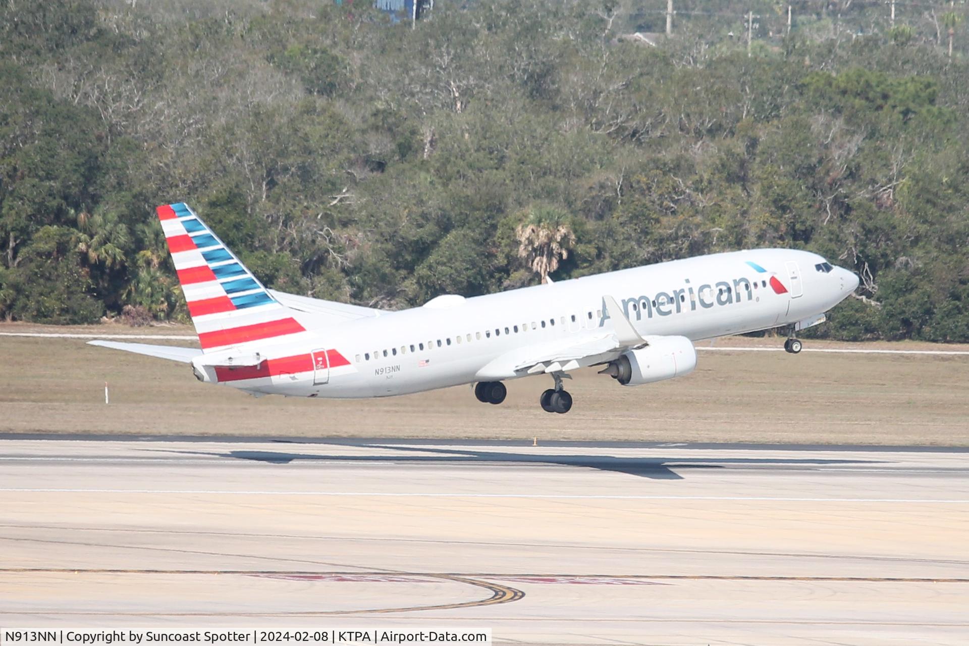 N913NN, 2013 Boeing 737-823 C/N 29571, American Flight 1463 departs Runway 1L at Tampa International Airport enroute to Miami International Airport