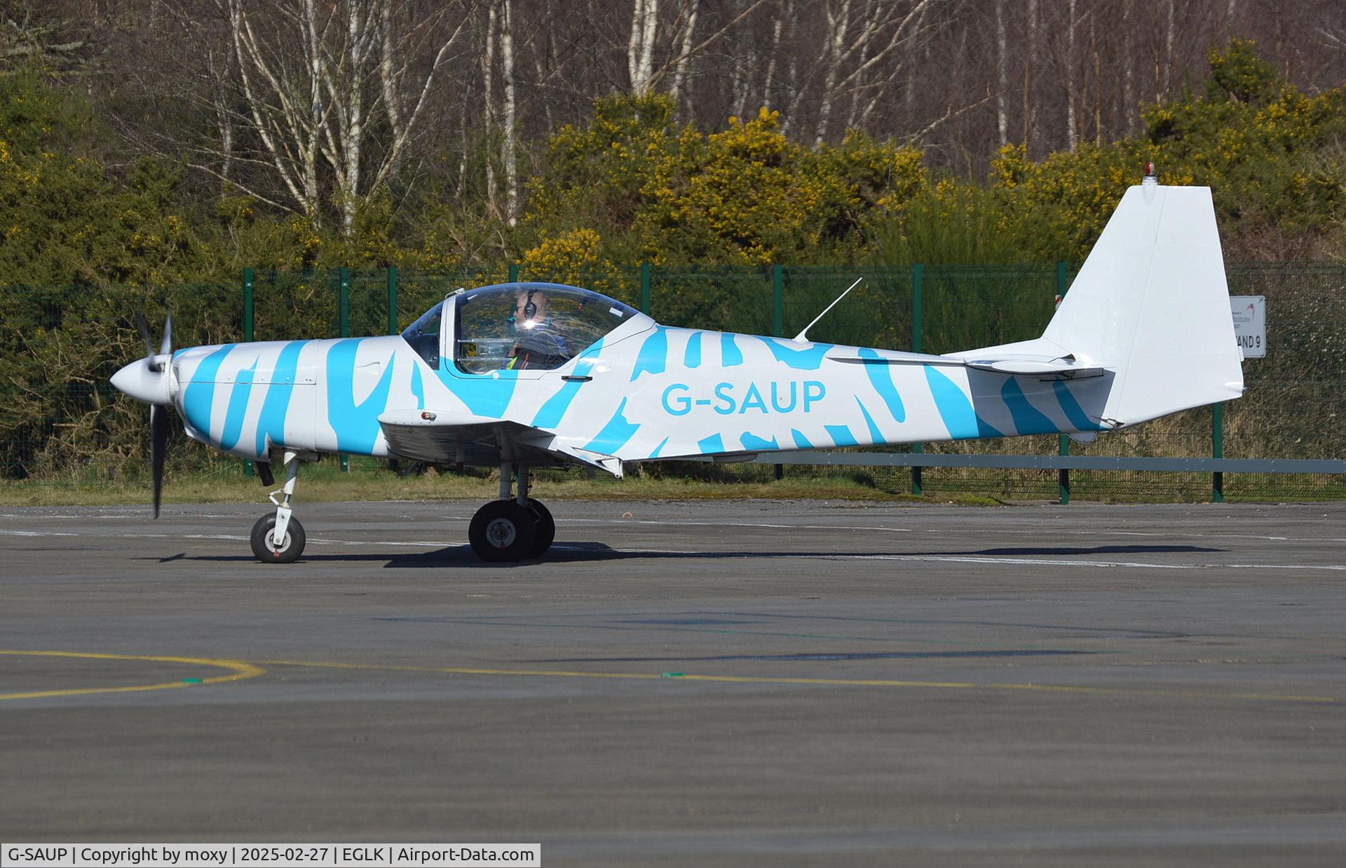 G-SAUP, 1987 Slingsby T-67M-200 Firefly C/N 2046, Slingsby T-67M-200 at Blackbushe. Ex SE-LBB