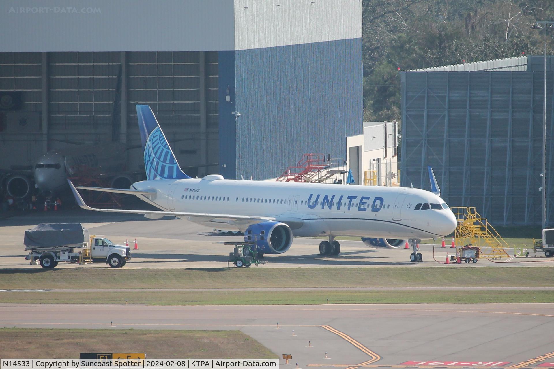 N14533, 2025 Airbus A321-271NX C/N 4533, United Airbus A321neo parked on the United ramp at Tampa International Airport 