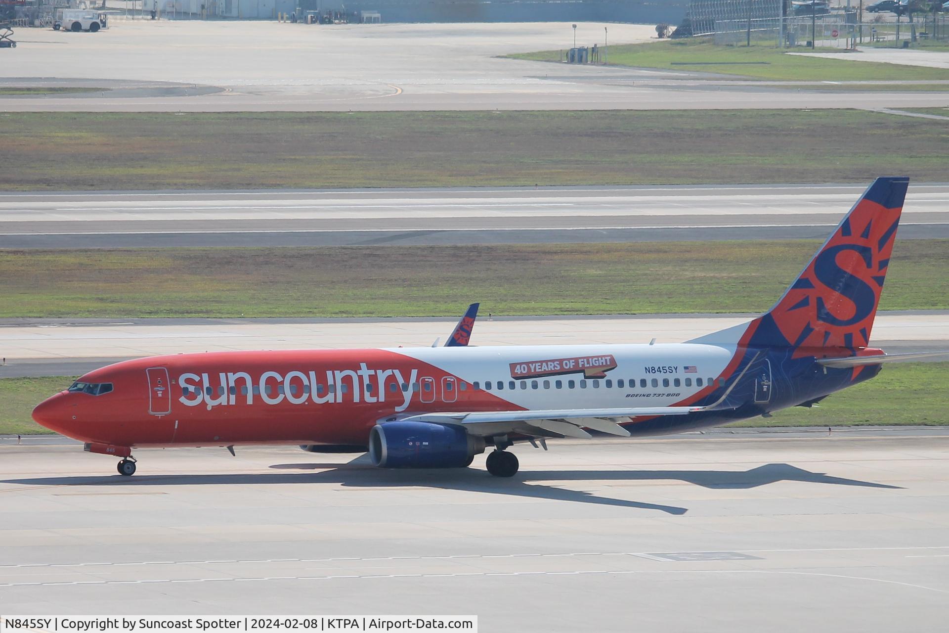 N845SY, 2011 Boeing 737-82R C/N 40727, Sun Country Flight 214 taxis at Tampa International Airport prior to flight to Minneapolis-St Paul International Airport