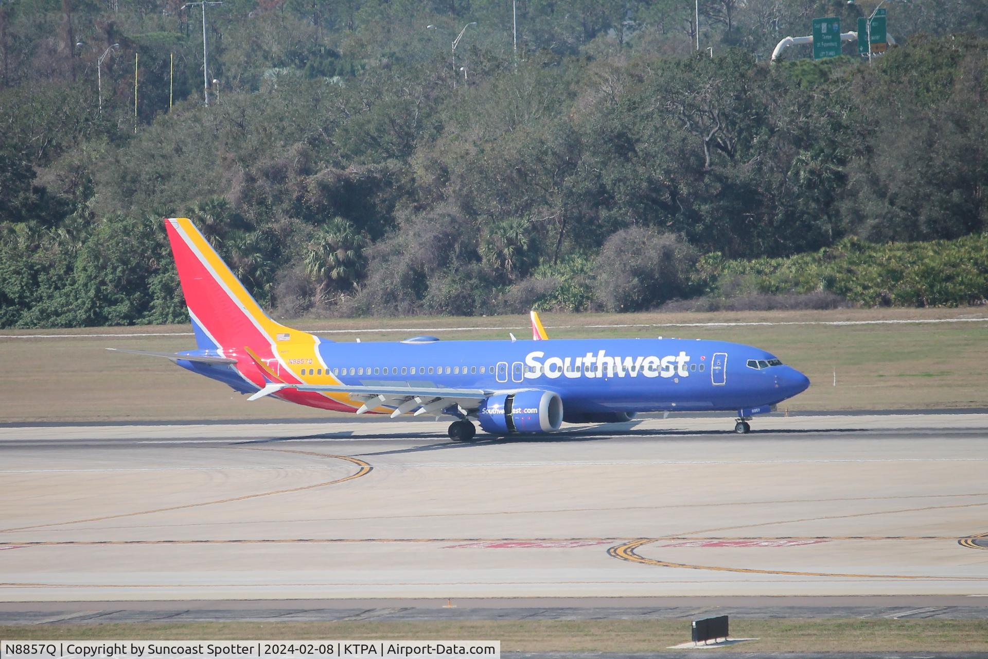 N8857Q, 2023 Boeing 737-8 MAX C/N 67471, Southwest Flight 3953 arrives on Runway 1L at Tampa International Airport following flight from Jose Marti International Airport