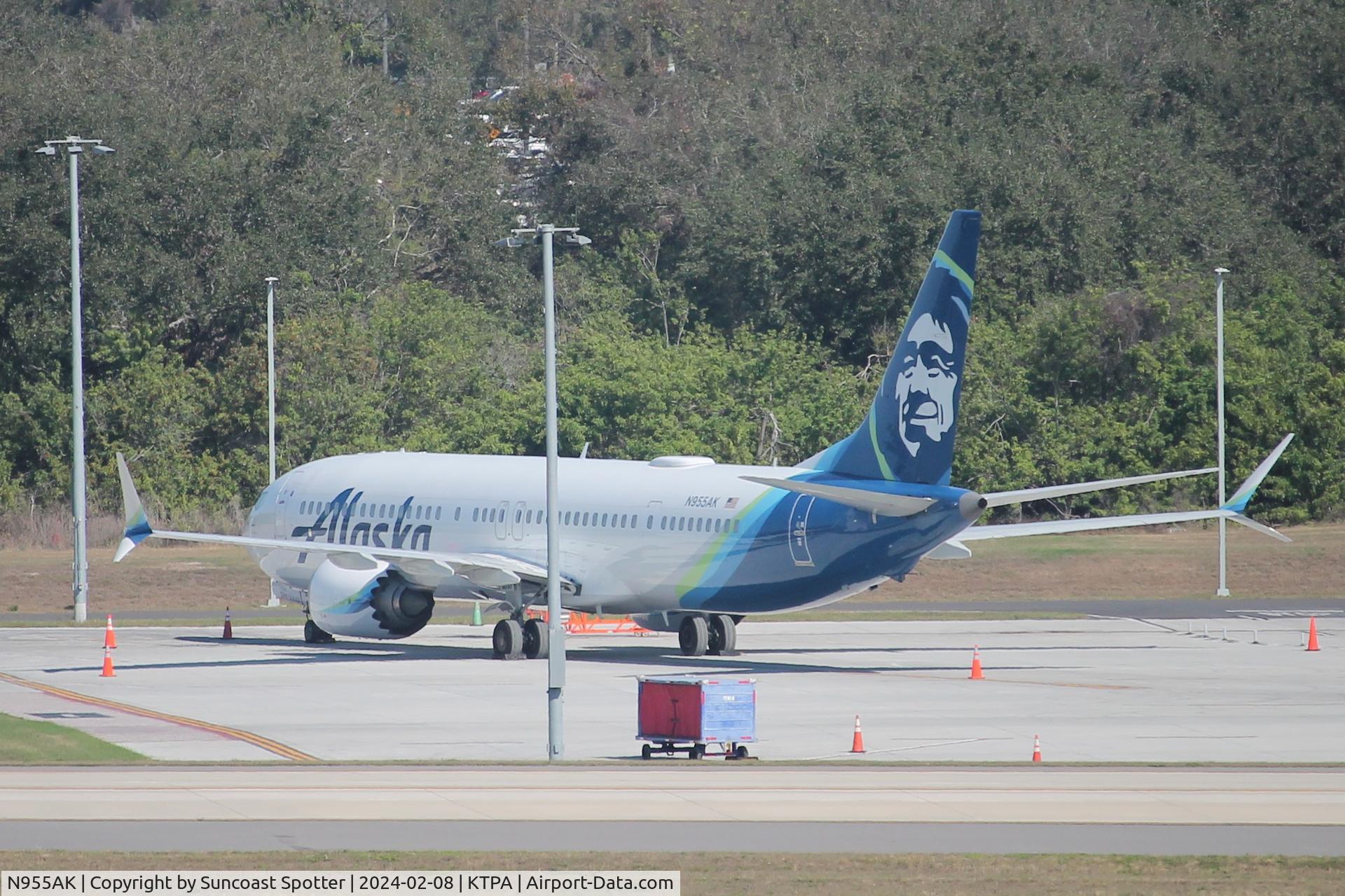 N955AK, 2022 Boeing 737 Max 9 C/N 63810, Alaska Boeing Max parked on the north ramp at Tampa International Airport