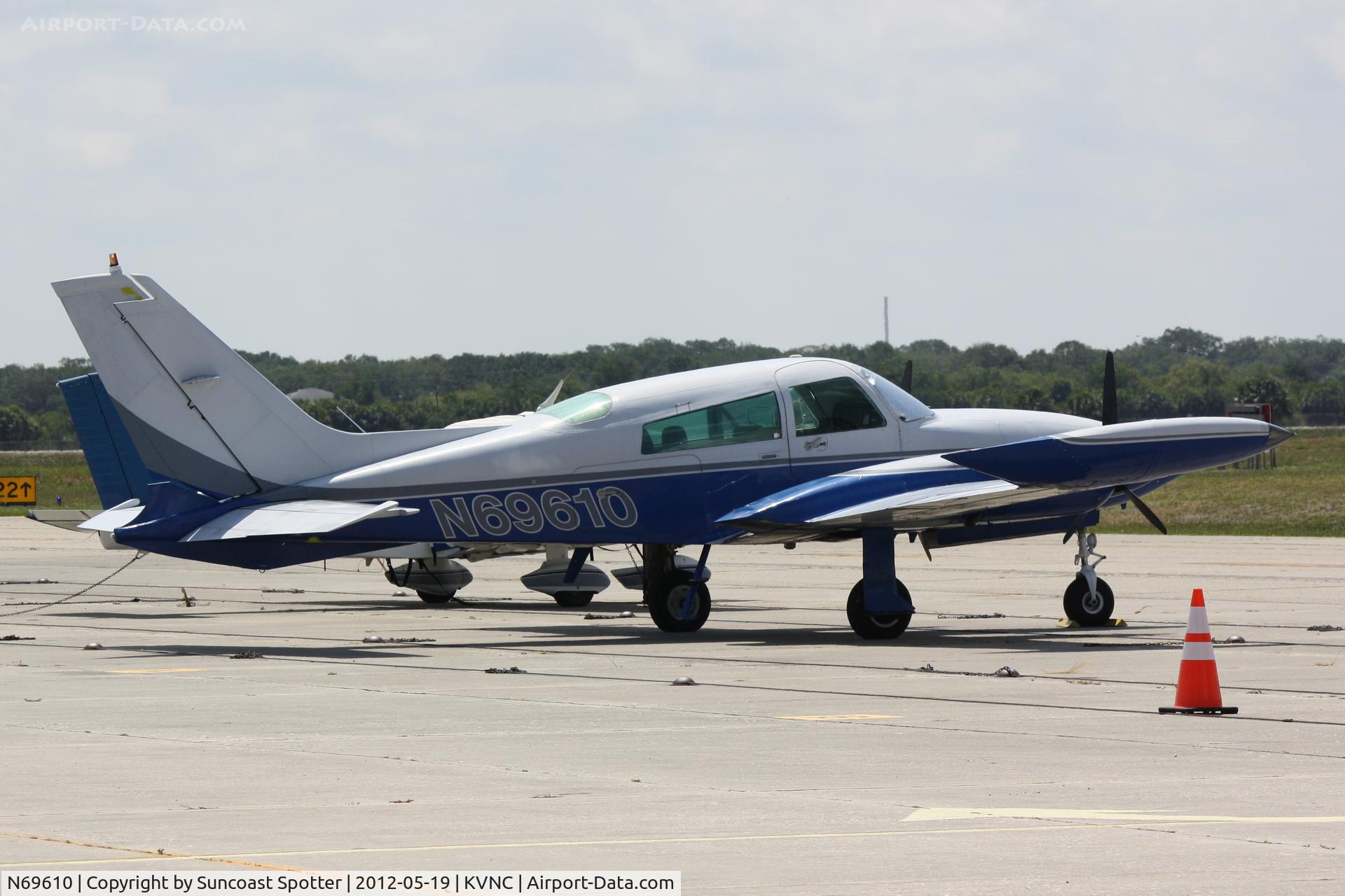 N69610, 1974 Cessna 310R C/N 310R0102, Cessna 310 on the ramp at Venice Airport