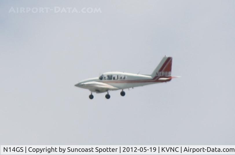 N14GS, 1971 Piper PA-23-250 C/N 27-4637, Piper departs Venice Airport