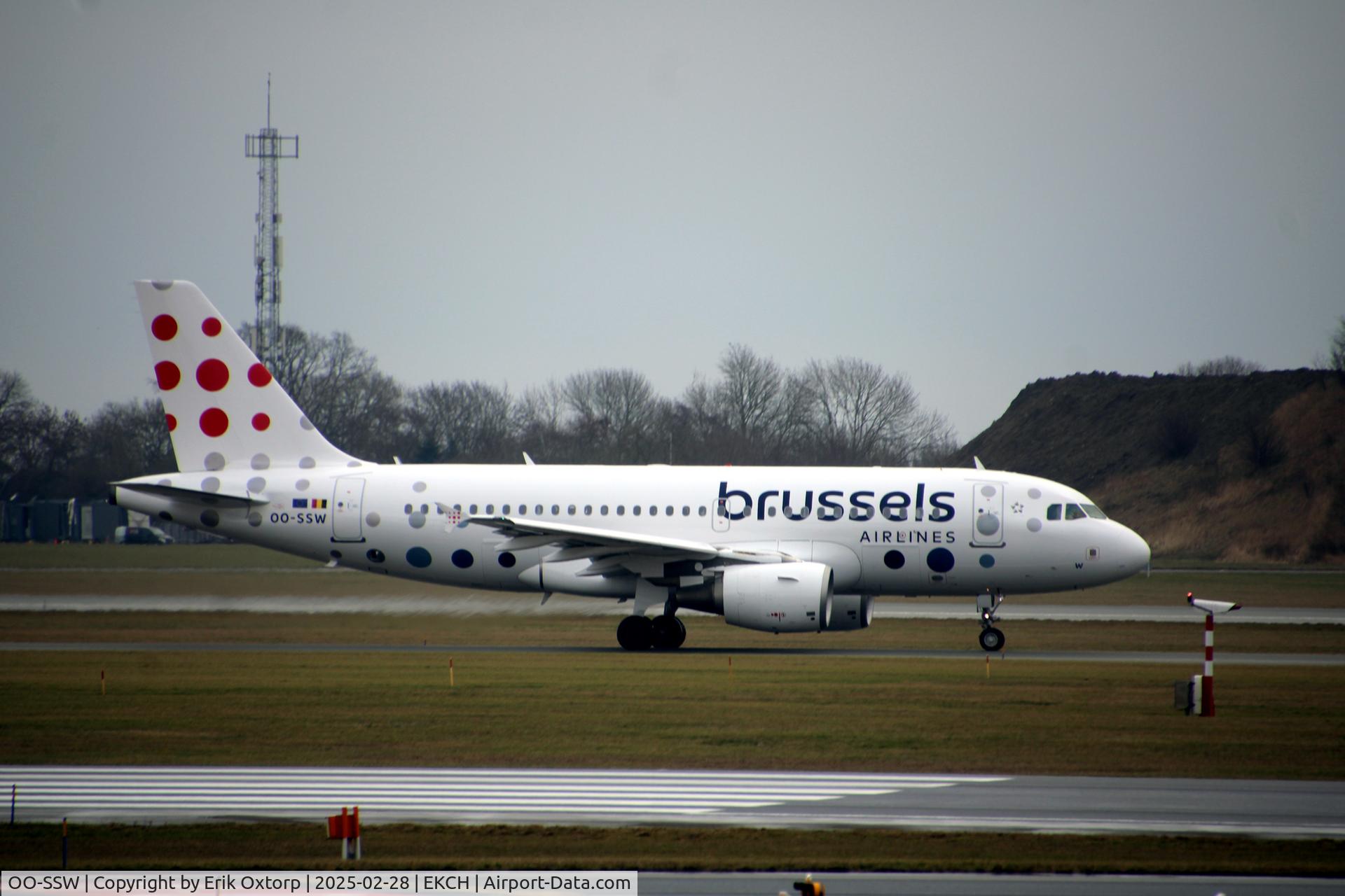 OO-SSW, 2007 Airbus A319-111 C/N 3255, OO-SSW taxi for takeoff rw 22R