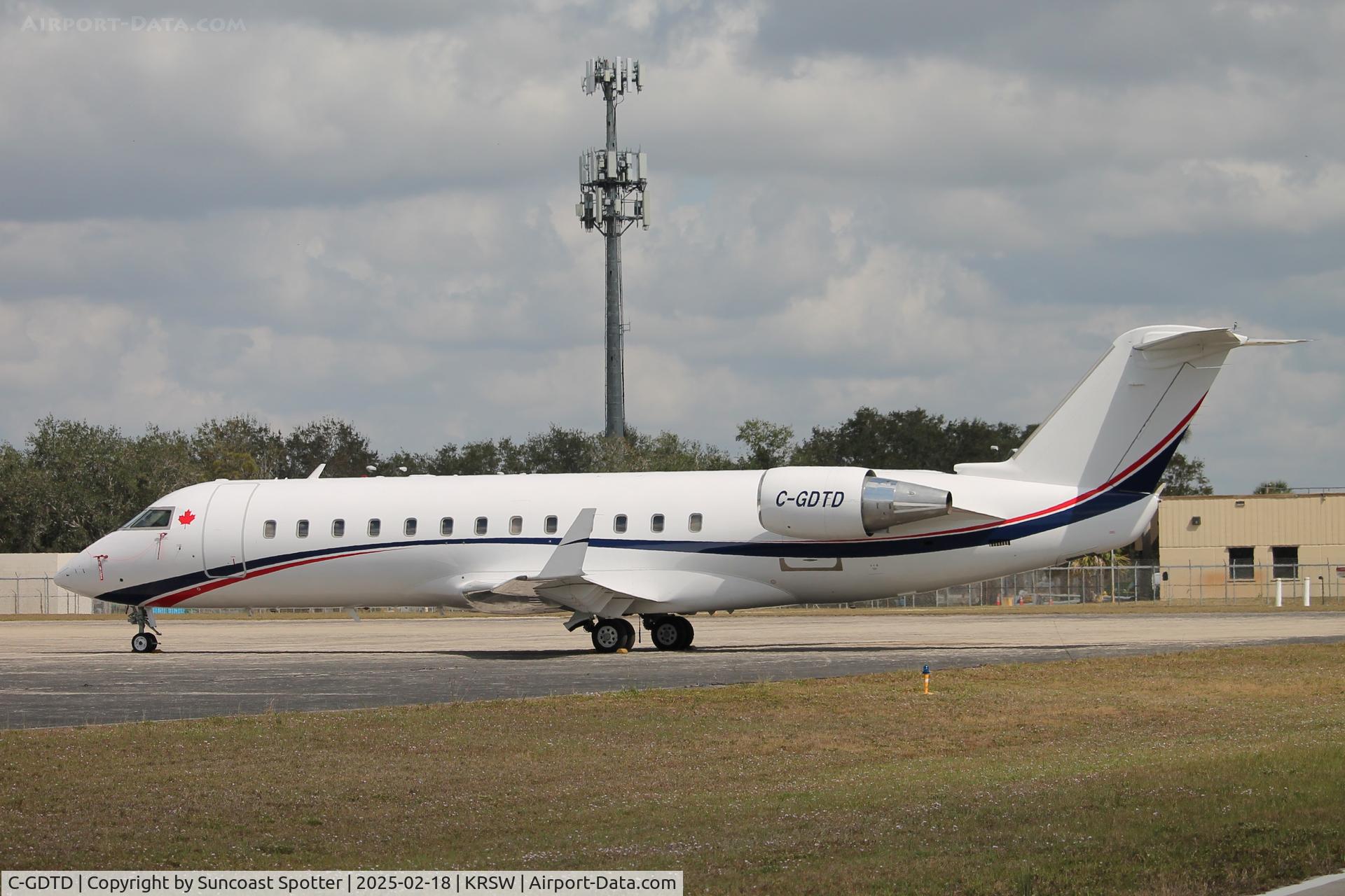 C-GDTD, 2005 Bombardier Challenger 850 (CL-600-2B19) C/N 8067, Flightexec Challenger 850 parked on the Private Sky ramp at Southwest Florida International Airport