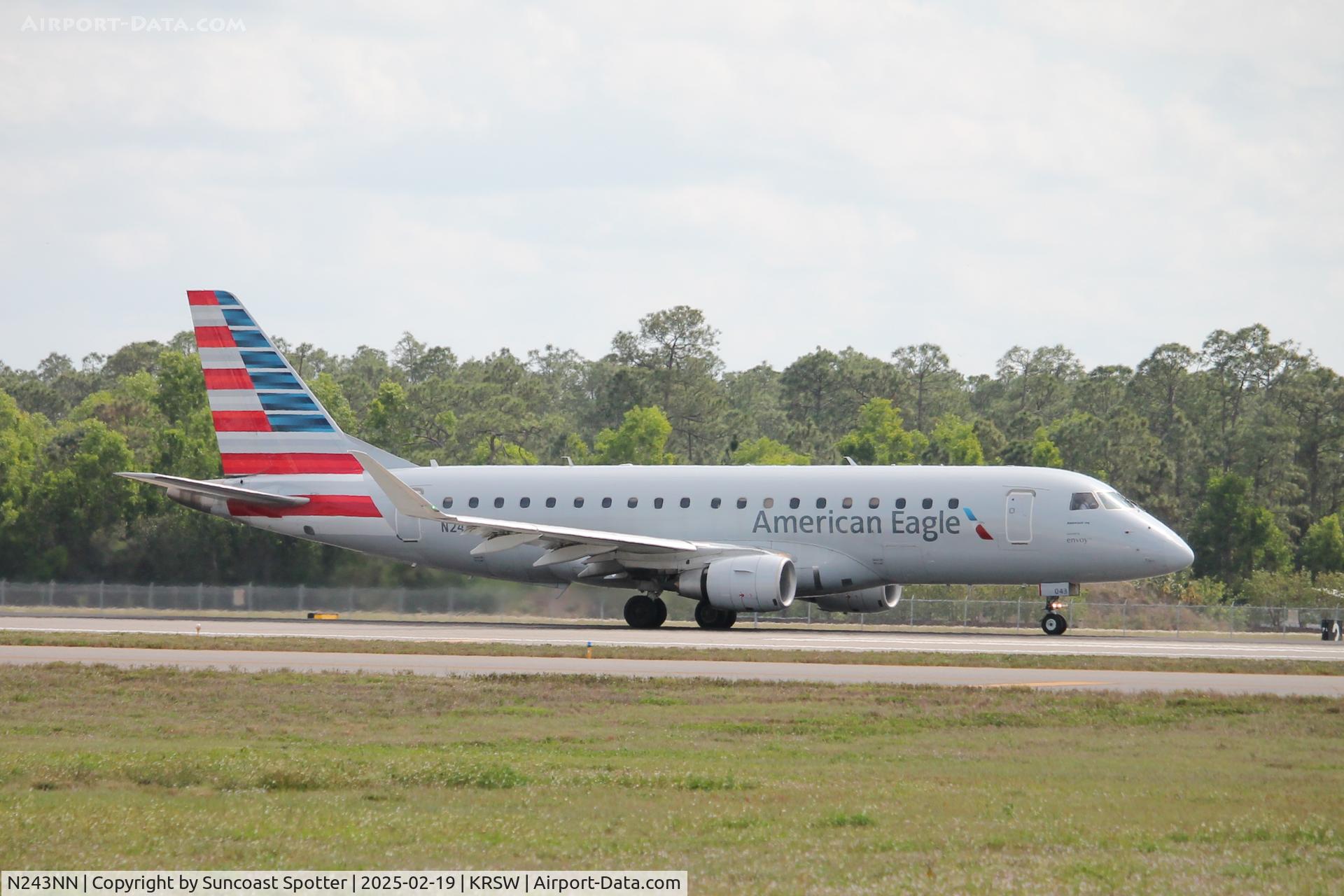 N243NN, 2016 Embraer 175LR (ERJ-170-200LR) C/N 17000604, American Flight 4080 operated by Envoy departs Runway 24 at Southwest Florida International Airport enroute to Reagan National Airport