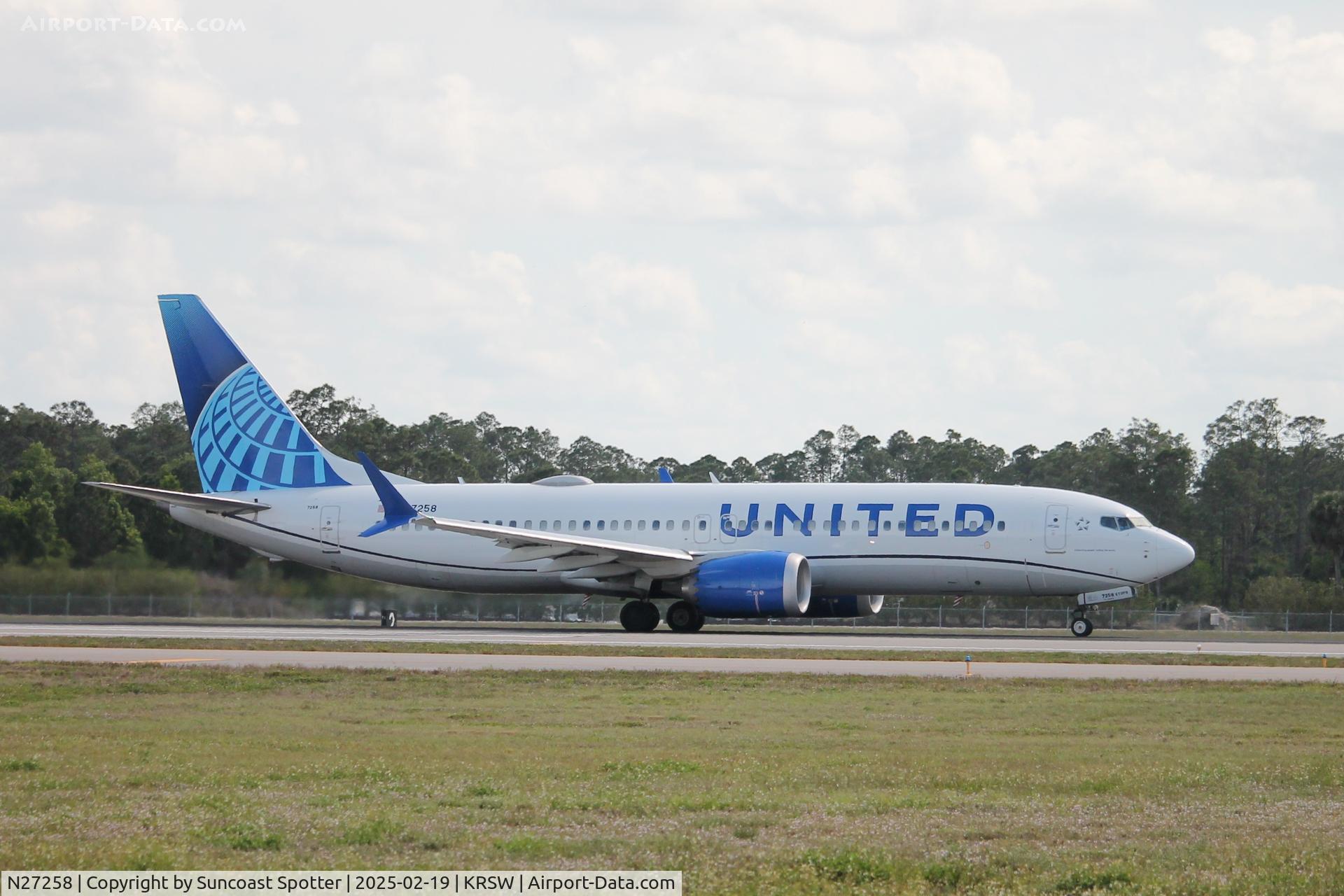 N27258, 2021 Boeing 737-8 MAX C/N 66593, United Flight 1321 departs Runway 24 at Southwest Florida International Airport enroute to Denver International Airport