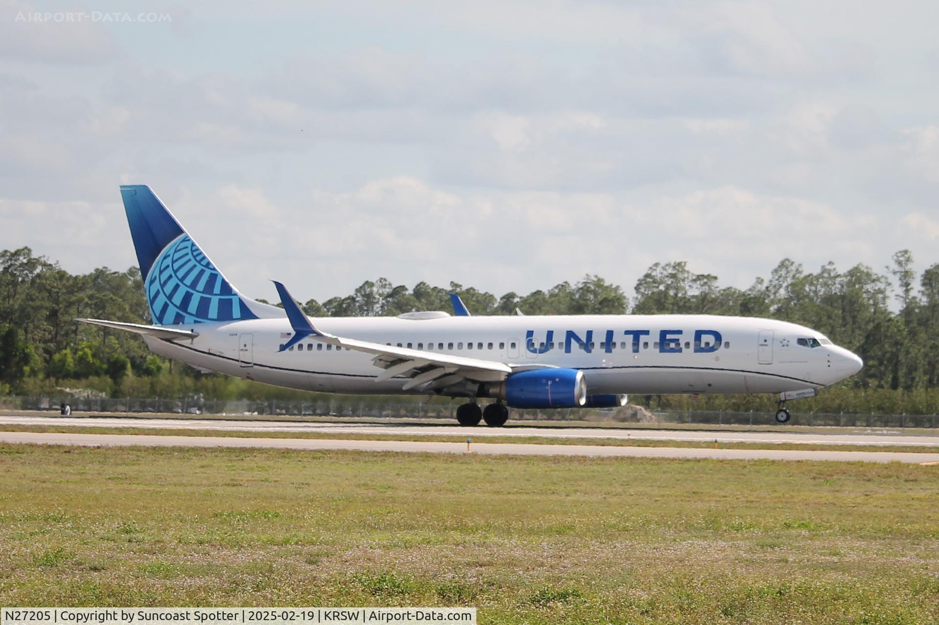 N27205, 2000 Boeing 737-824 C/N 30577, United Flight 1232 arrives on Runway 24 at Southwest Florida International Airport following flight from Chicago-O’Hare International Airport