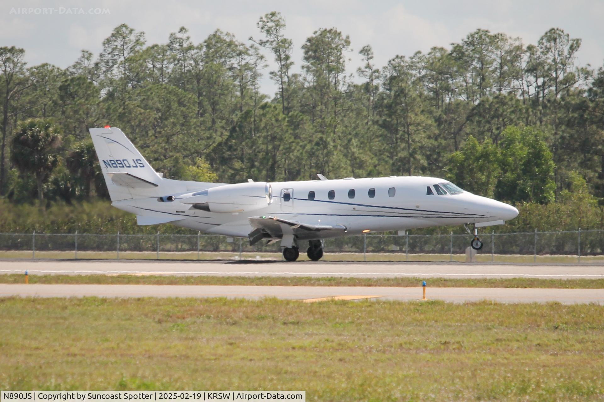 N890JS, 2010 Cessna 560XL C/N 560-6065, flyExclusive Flight 890 arrives on Runway 24 at Southwest Florida International Airport following flight from Richmond International Airport