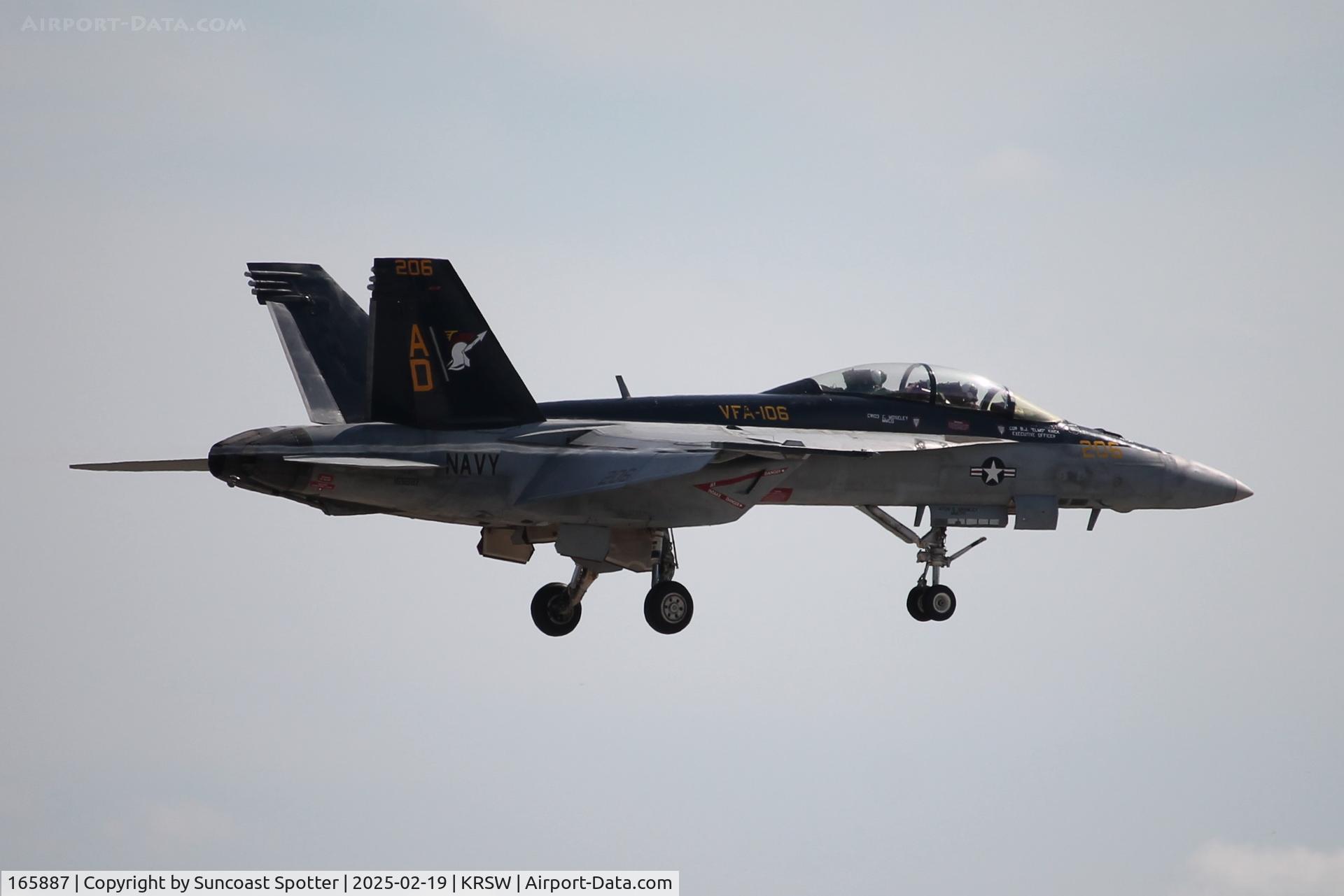 165887, Boeing F/A-18F Super Hornet C/N F047, Roman 31 from Strike Fighter Squadron 106 at Naval Air Station Oceana works in the pattern at Southwest Florida International Airport 