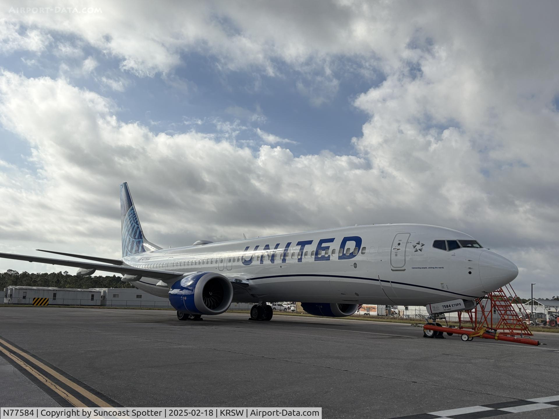 N77584, 2024 Boeing 737 Max 9 C/N 67624, United Boeing 737 Max 9 parked at Southwest Florida International Airport