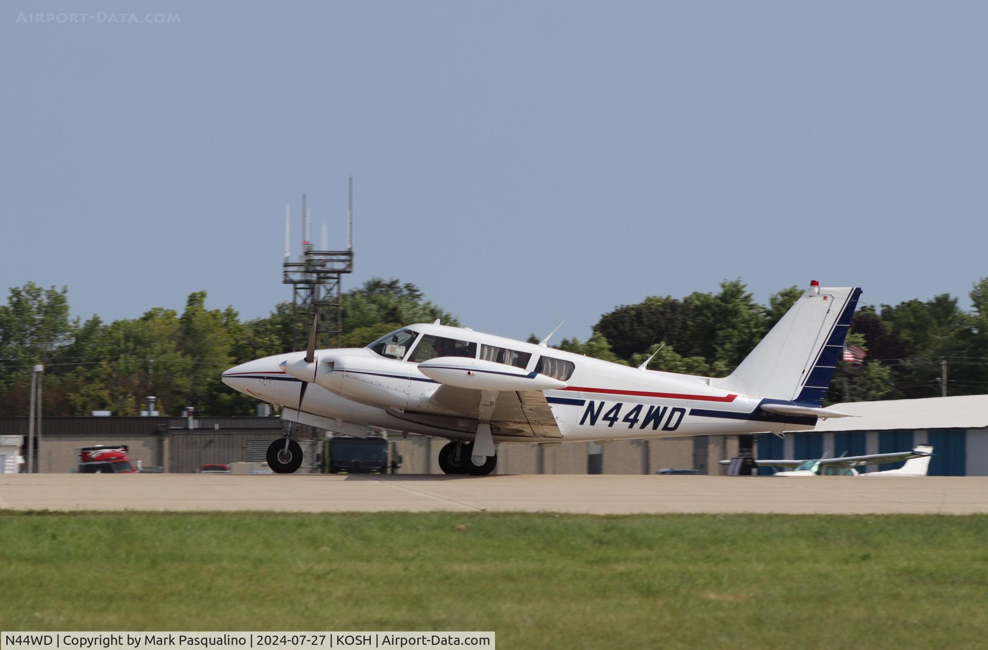 N44WD, 1969 Piper PA-30 Twin Comanche Twin Comanche C/N 30-1860, Piper PA-30