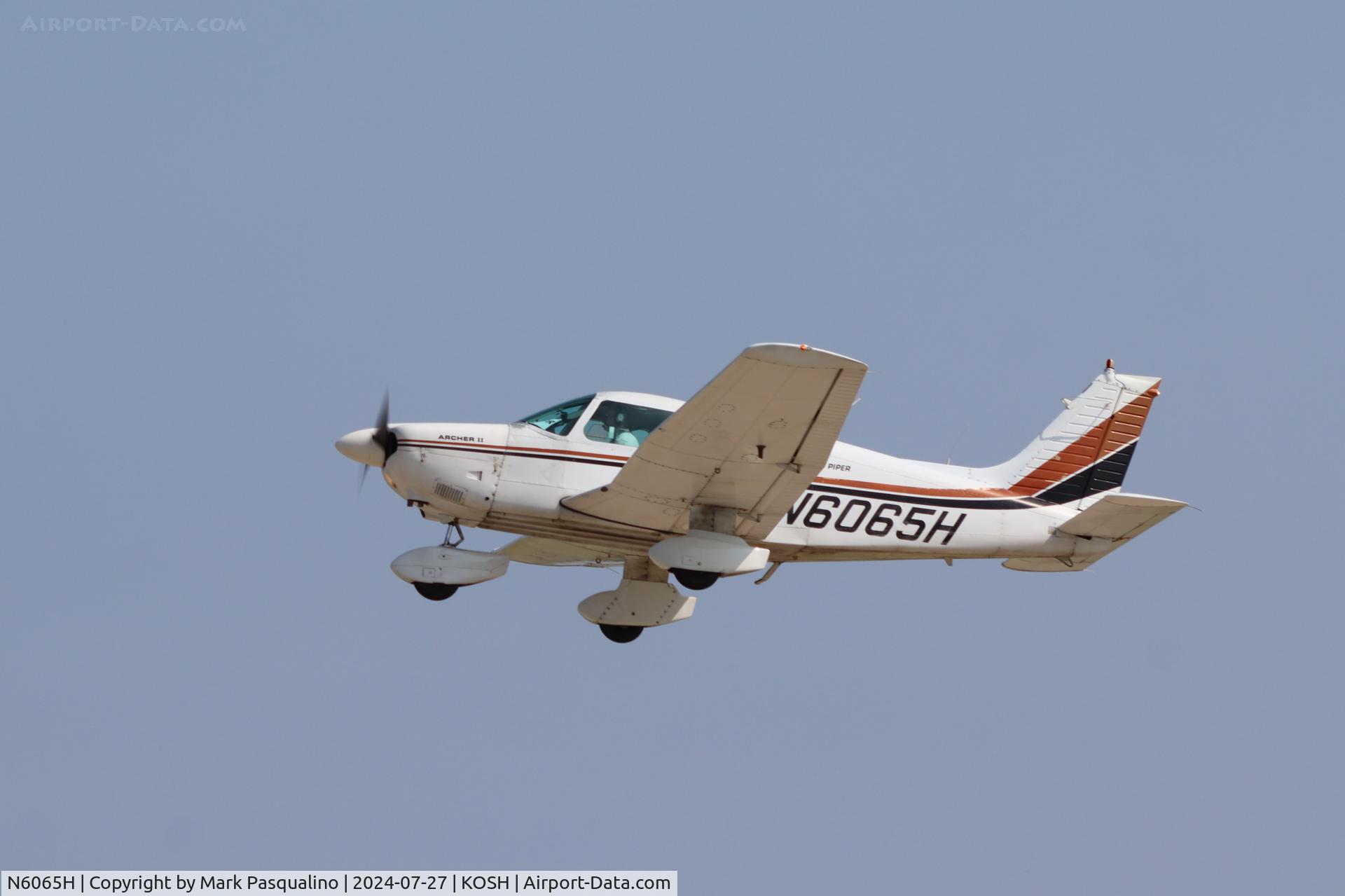 N6065H, 1977 Piper PA-28-181 C/N 28-7890204, Piper PA-28-181