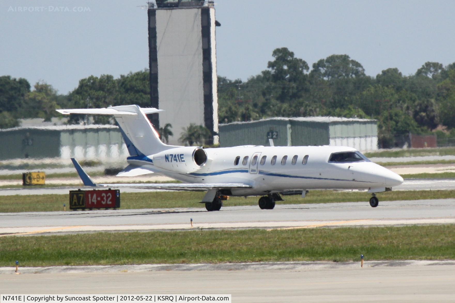 N741E, 2008 Learjet Inc 45 C/N 367, Learjet 45 taxis for departure at Sarasota-Bradenton International Airport