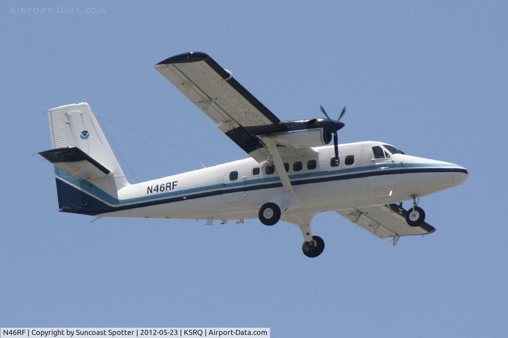 N46RF, 1985 De Havilland Canada DHC-6-300 Twin Otter C/N 824, NOAA Twin Otter on approach to Runway 32 at Sarasota-Bradenton International Airport