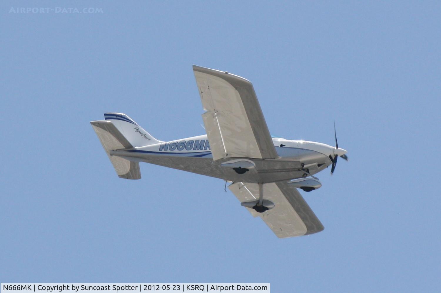 N666MK, 2010 SportCruiser Piper Sport C/N P1001077, Piper Sport on approach to Runway 32 at Sarasota-Bradenton International Airport