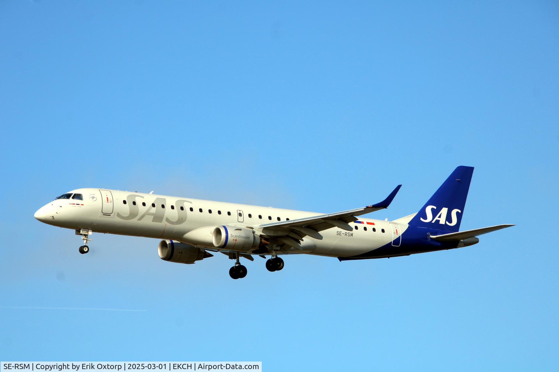 SE-RSM, 2007 Embraer ERJ 190-200LR (ERJ 195LR) C/N 1900053, SE-RSM landing rw 22L