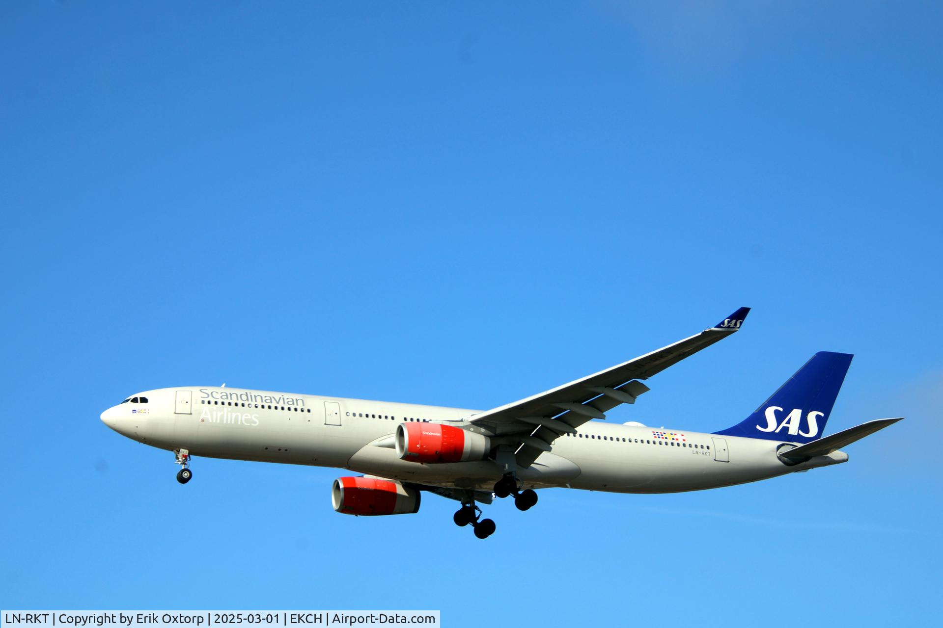 LN-RKT, 2016 Airbus A330-343E C/N 1697, LN-RKT landing rw 22L