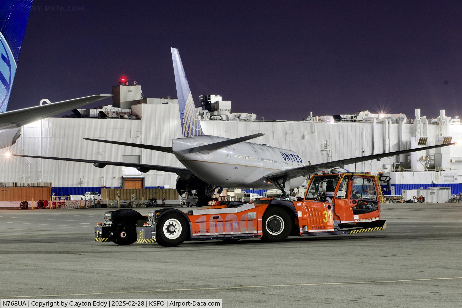 N768UA, 1995 Boeing 777-222 C/N 26919, SFO 2025