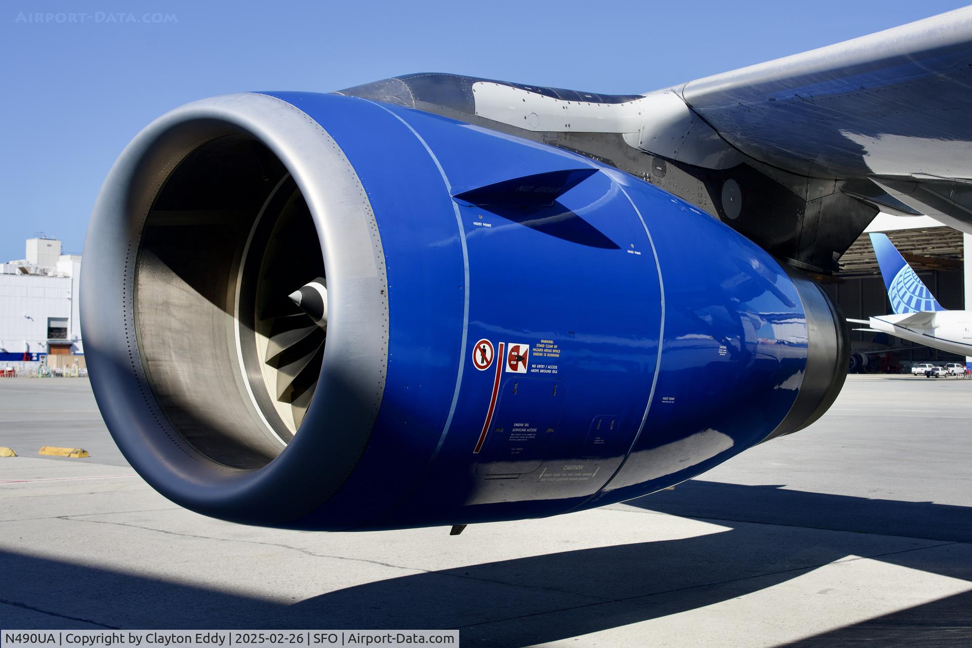 N490UA, 2002 Airbus A320-232 C/N 1728, SFO 2025