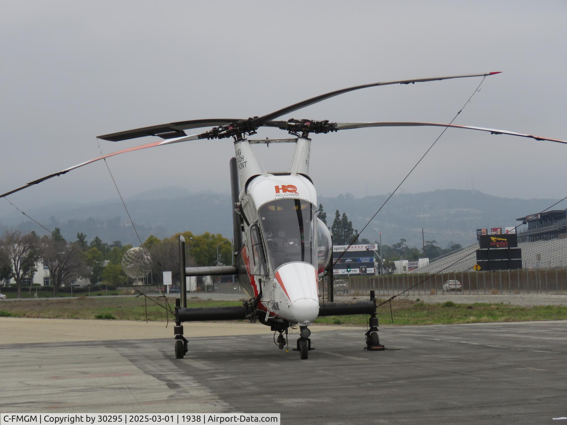 C-FMGM, 1995 Kaman K-1200 K-Max C/N A94-0013, Parked