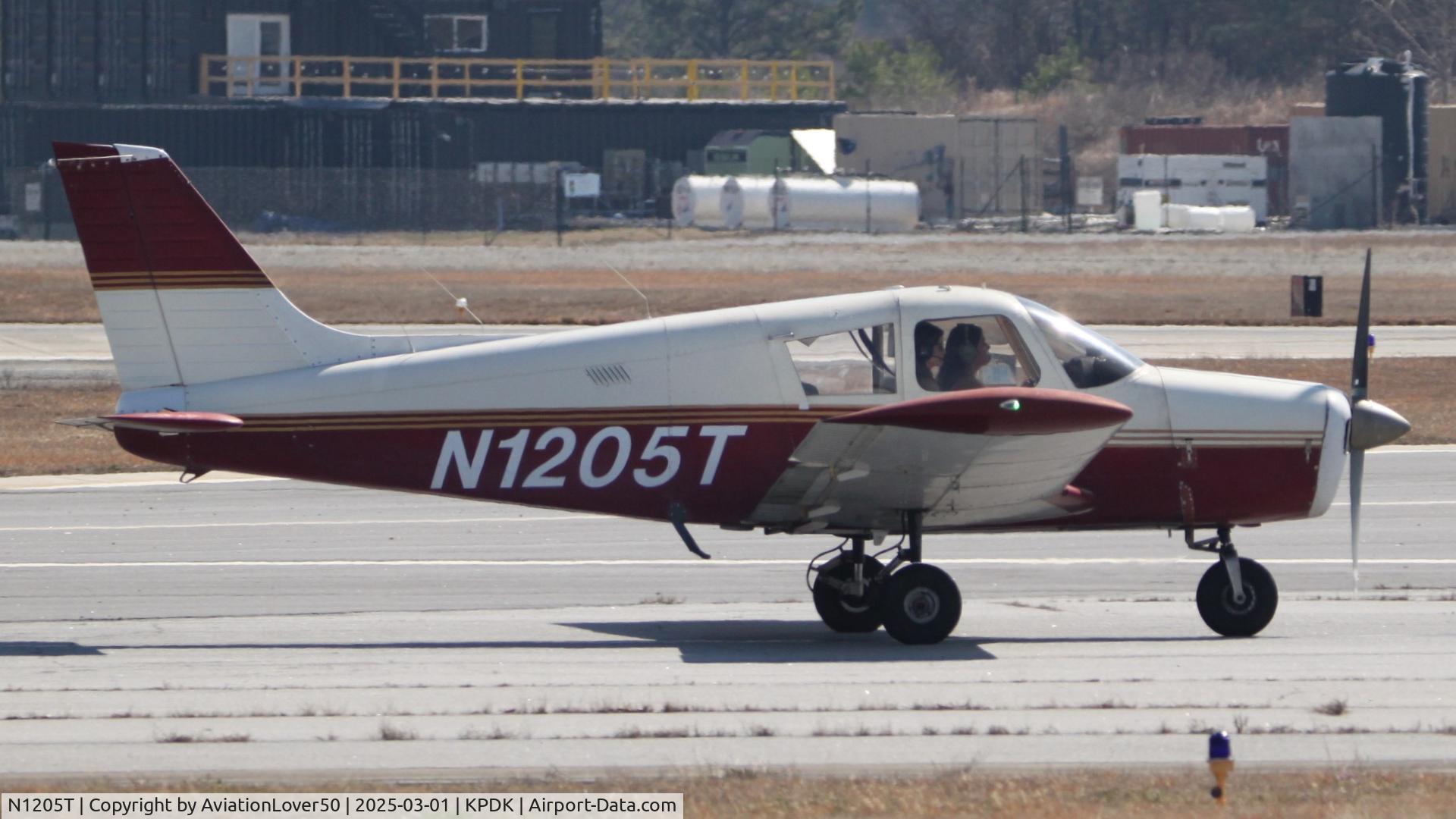 N1205T, 1972 Piper PA-28-140 C/N 28-7225422, Cherokee 140E
