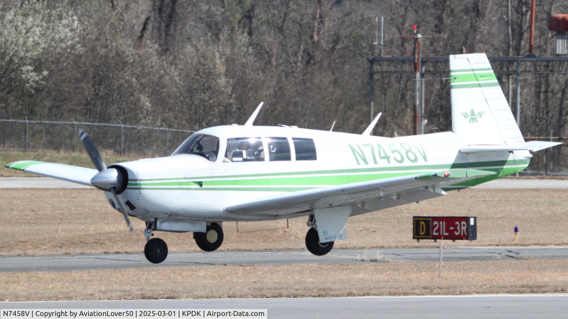 N7458V, 1975 Mooney M20F Executive C/N 22-1235, M20F