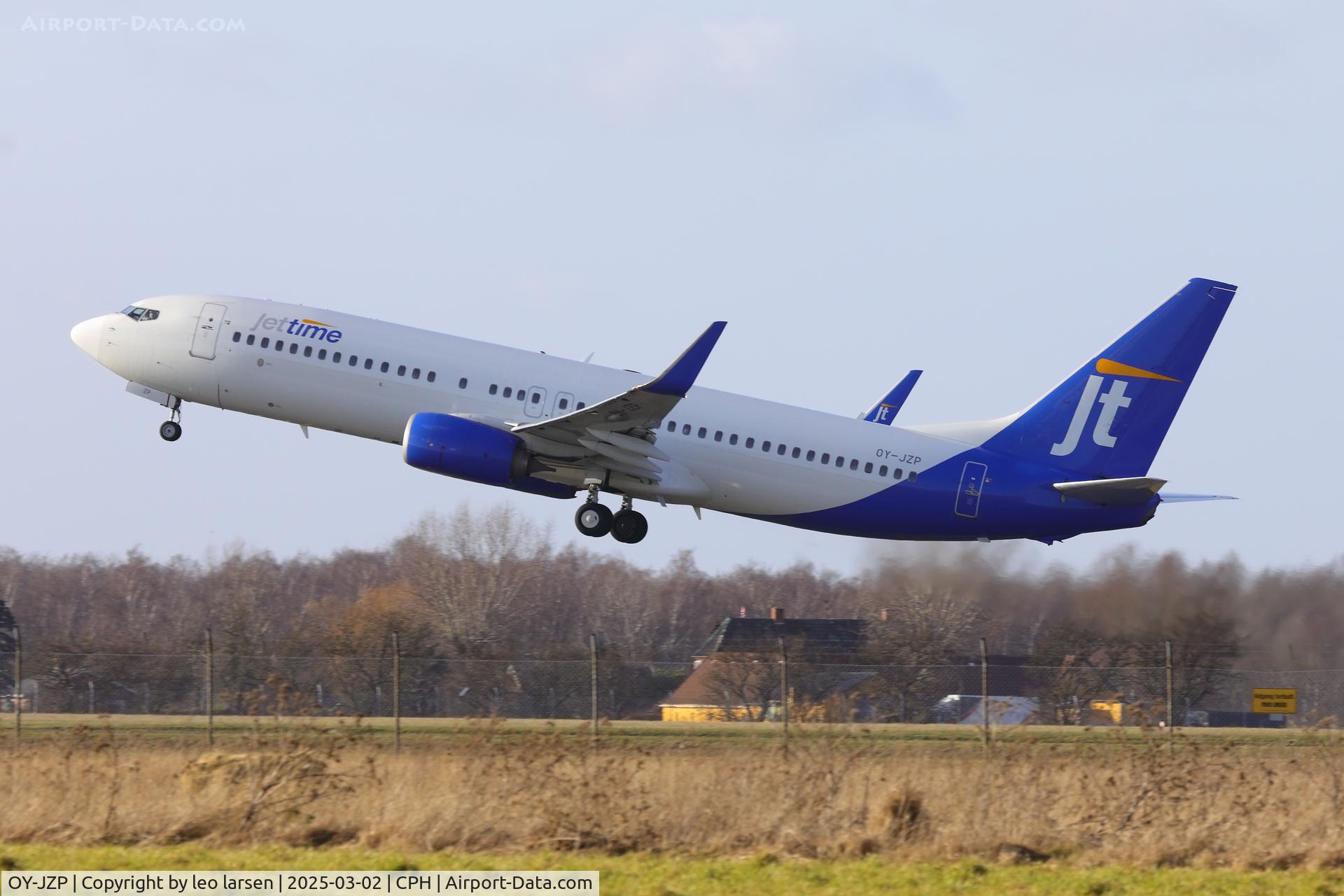 OY-JZP, 2011 Boeing 737-8U3 C/N 38071, Copenhagen 2.3.2025