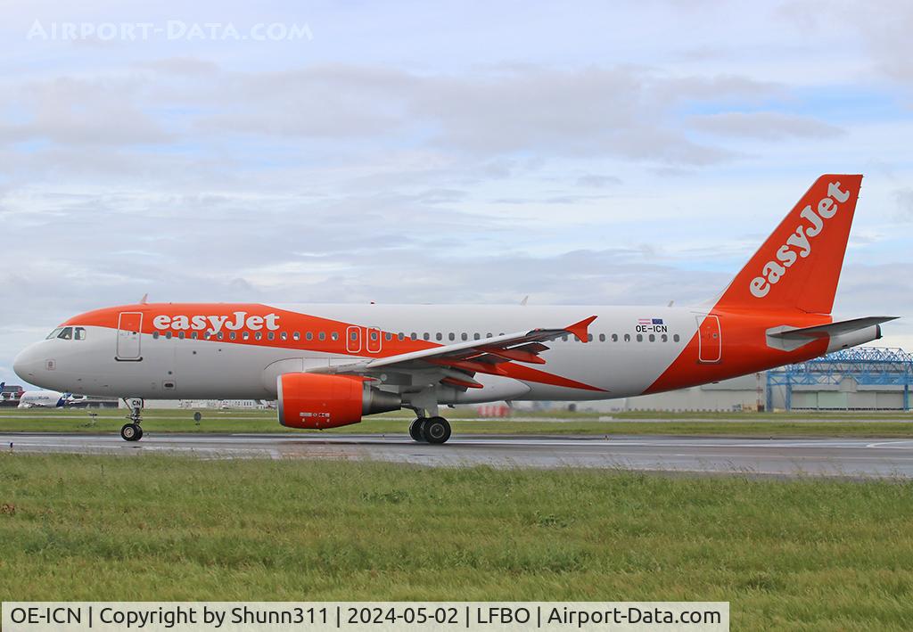 OE-ICN, 2012 Airbus A320-214 C/N 5319, Taxiing to the Terminal...