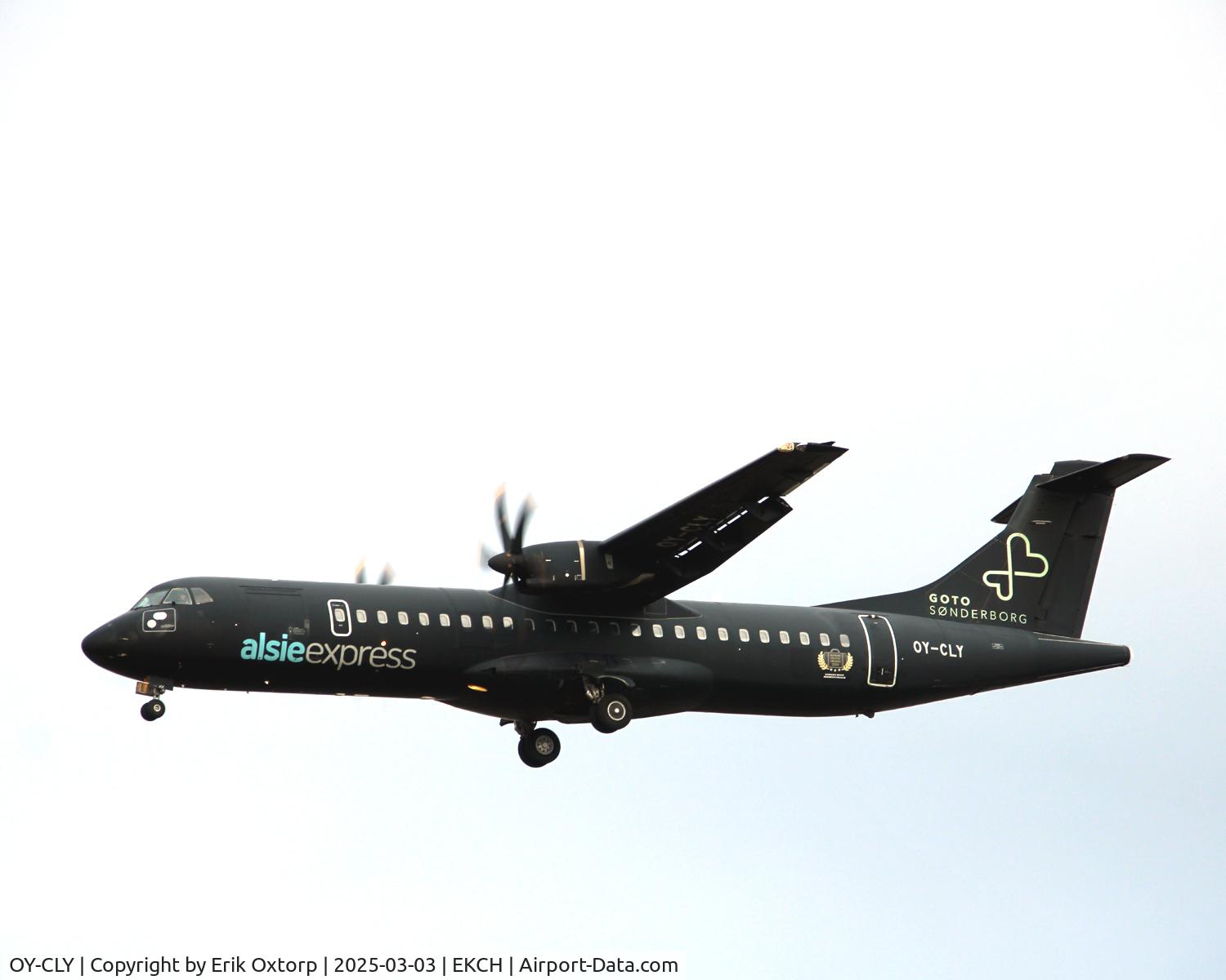 OY-CLY, 2008 ATR 72-212A C/N 799, OY-CLY landing rw22L