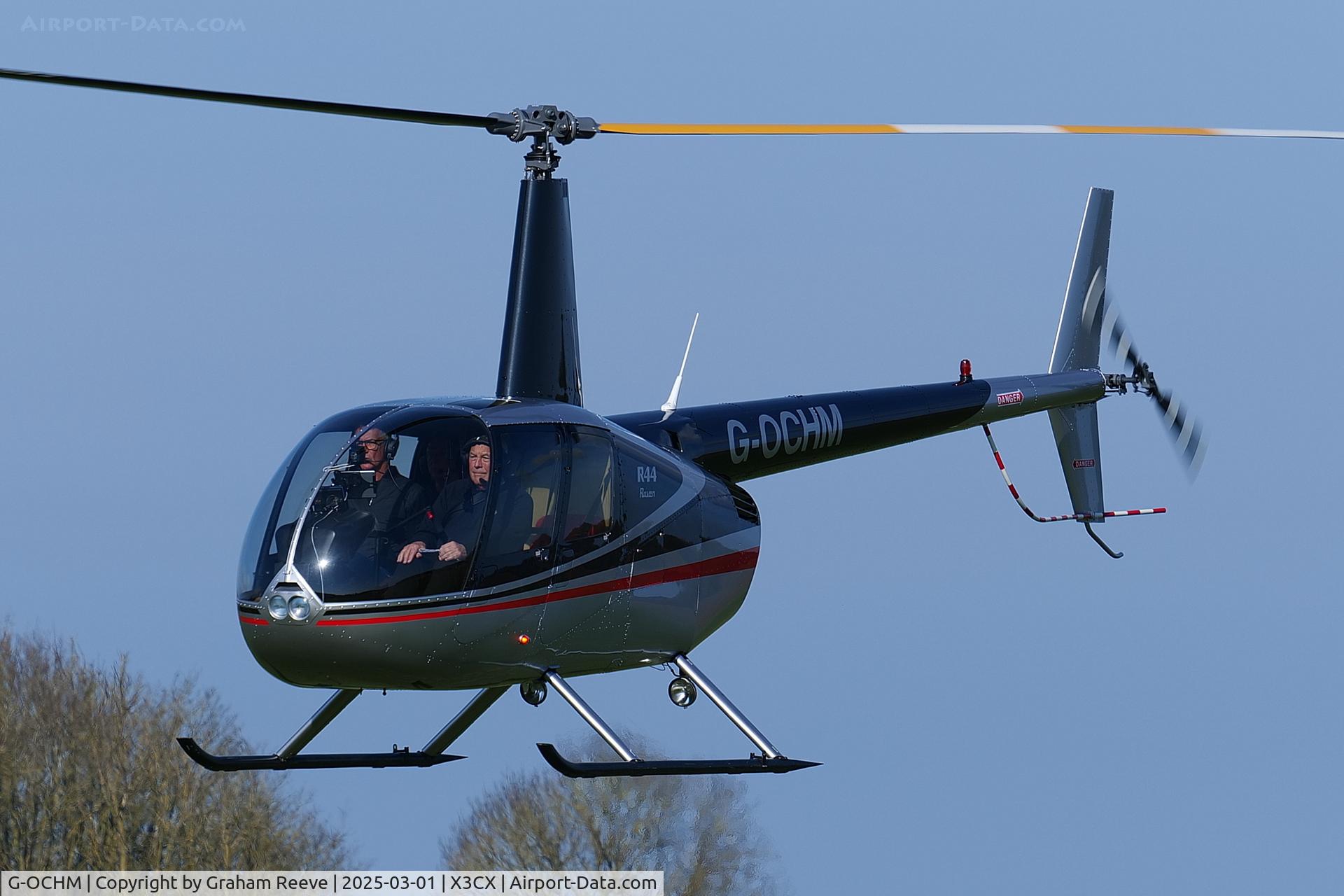 G-OCHM, 2001 Robinson R44 Raven C/N 1055, Landing at Northrepps.