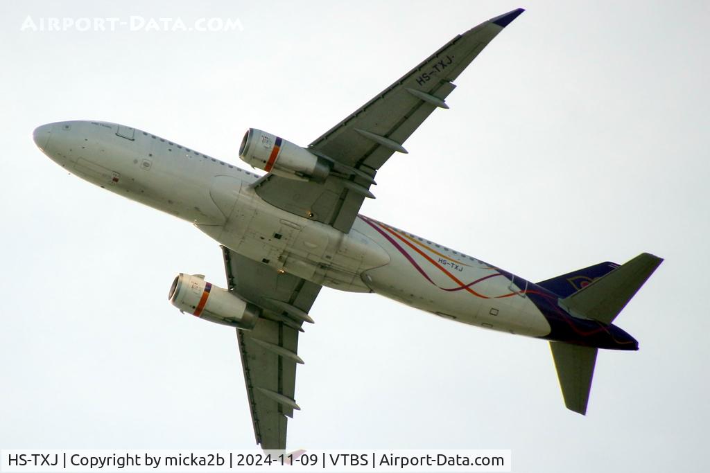 HS-TXJ, 2013 Airbus A320-232 C/N 5857, Take off