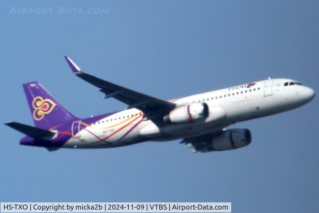 HS-TXO, 2014 Airbus A320-232 C/N 6140, Take off