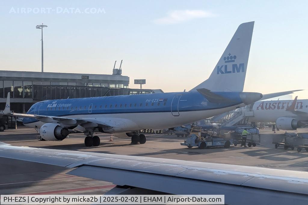 PH-EZS, 2010 Embraer 190LR (ERJ-190-100LR) C/N 19000380, Parked