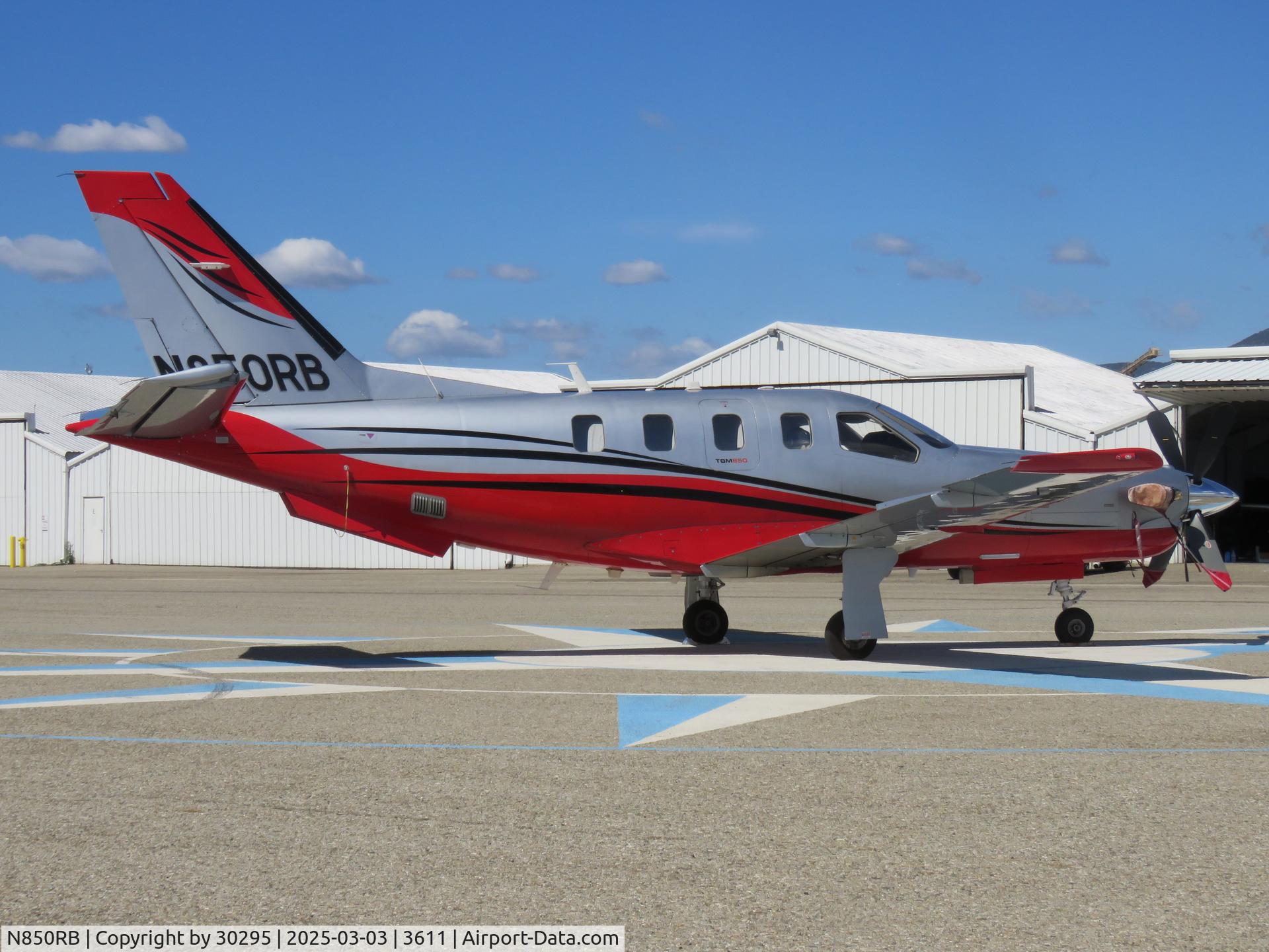N850RB, 2007 Socata TBM-700 (850) C/N 524, Parked