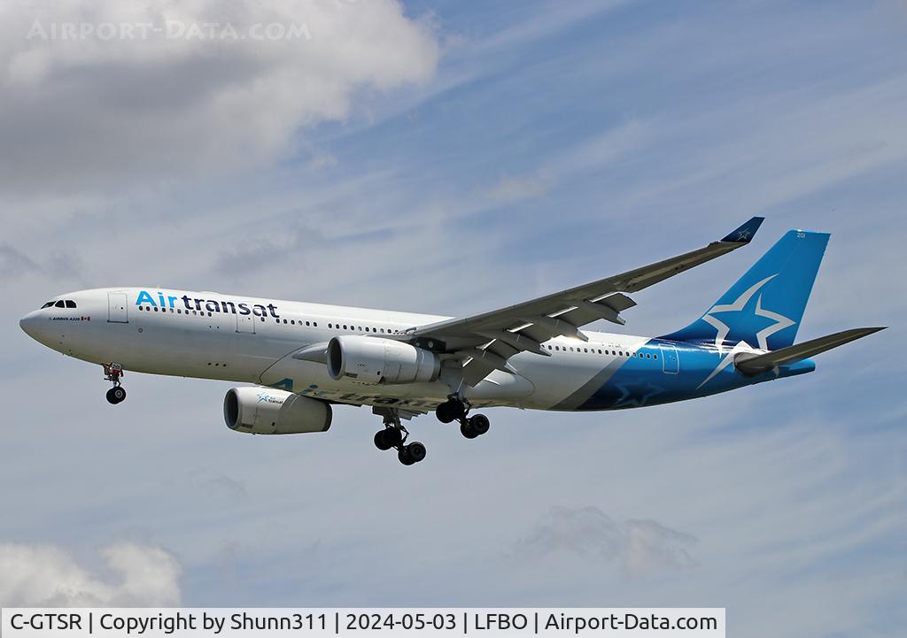 C-GTSR, 2008 Airbus A330-243 C/N 966, Landing rwy 32L in new c/s