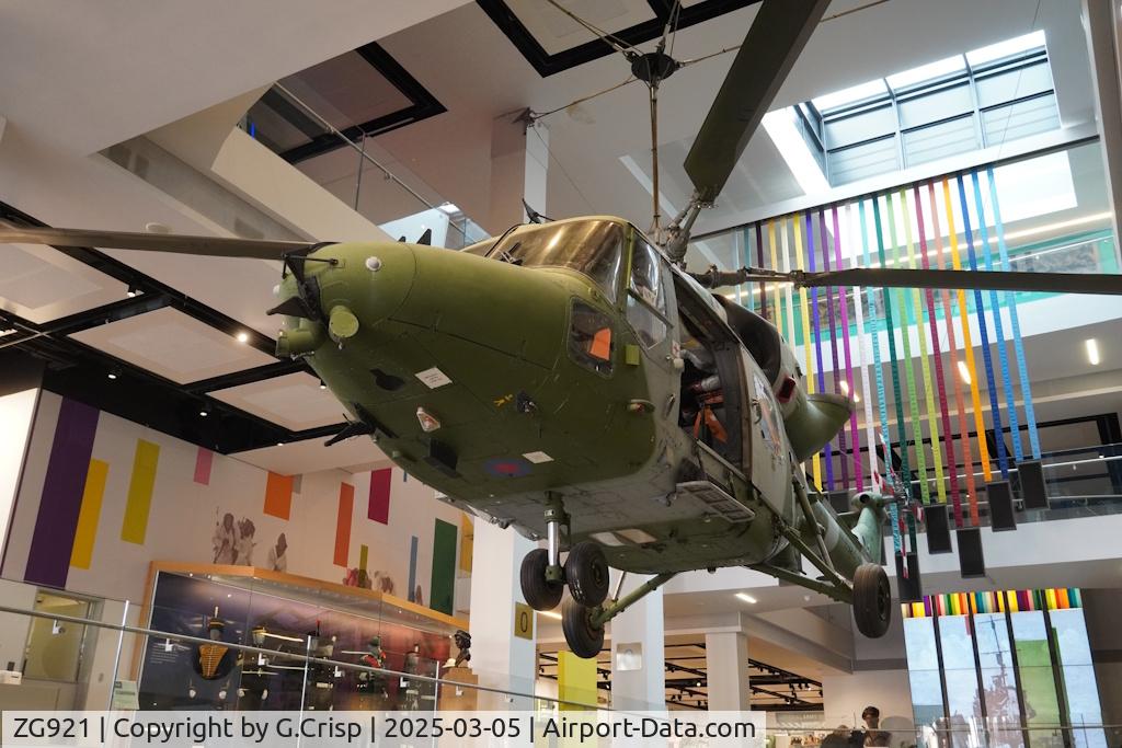 ZG921, 1992 Westland Lynx AH.9A C/N 360, On display at the National Army Museum, London, UK