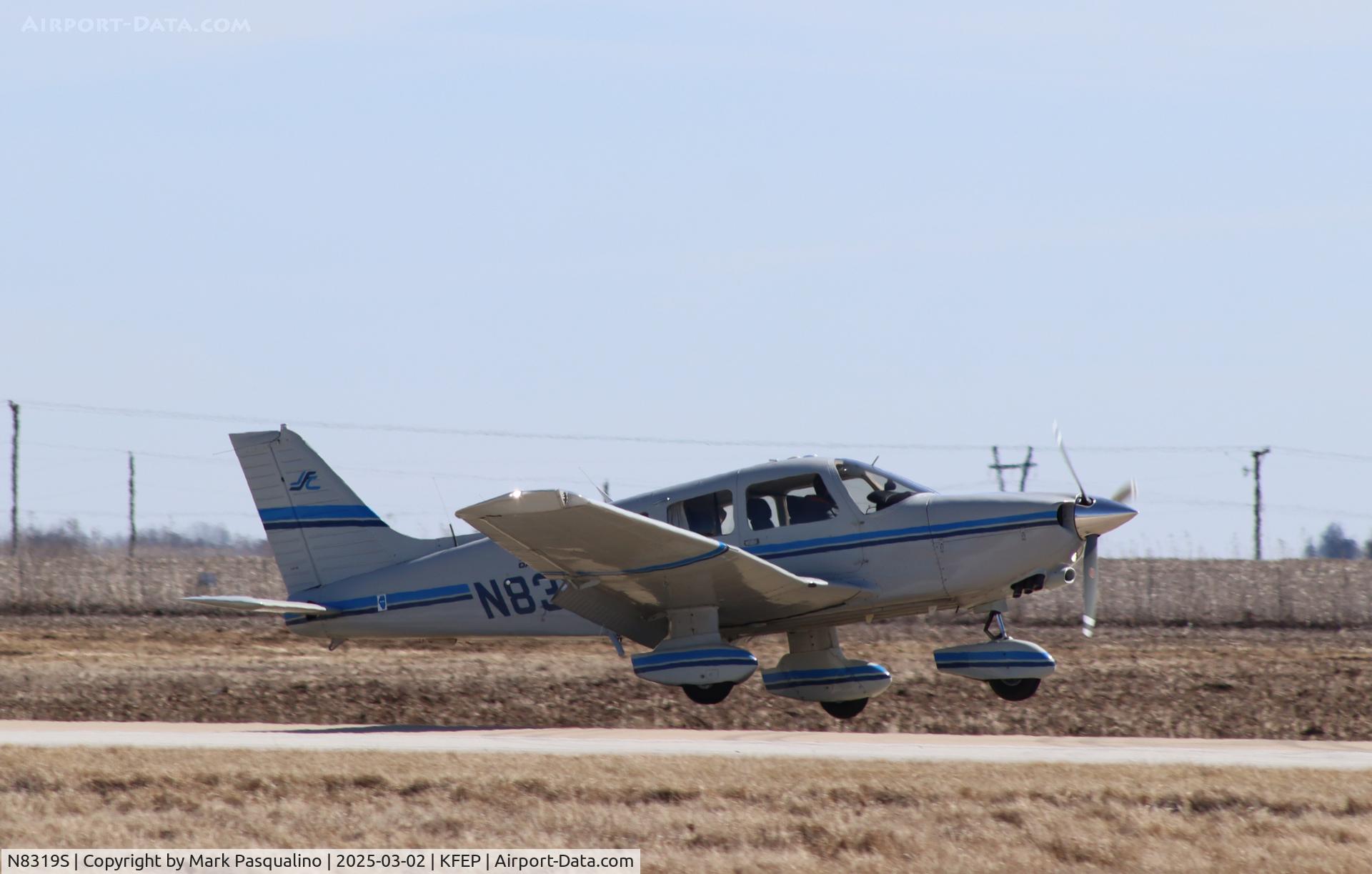 N8319S, 1982 Piper PA-28-236 Dakota C/N 28-8311007, Piper PA-28-236