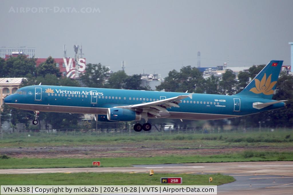 VN-A338, 2012 Airbus A321-231 C/N 5251, Landing