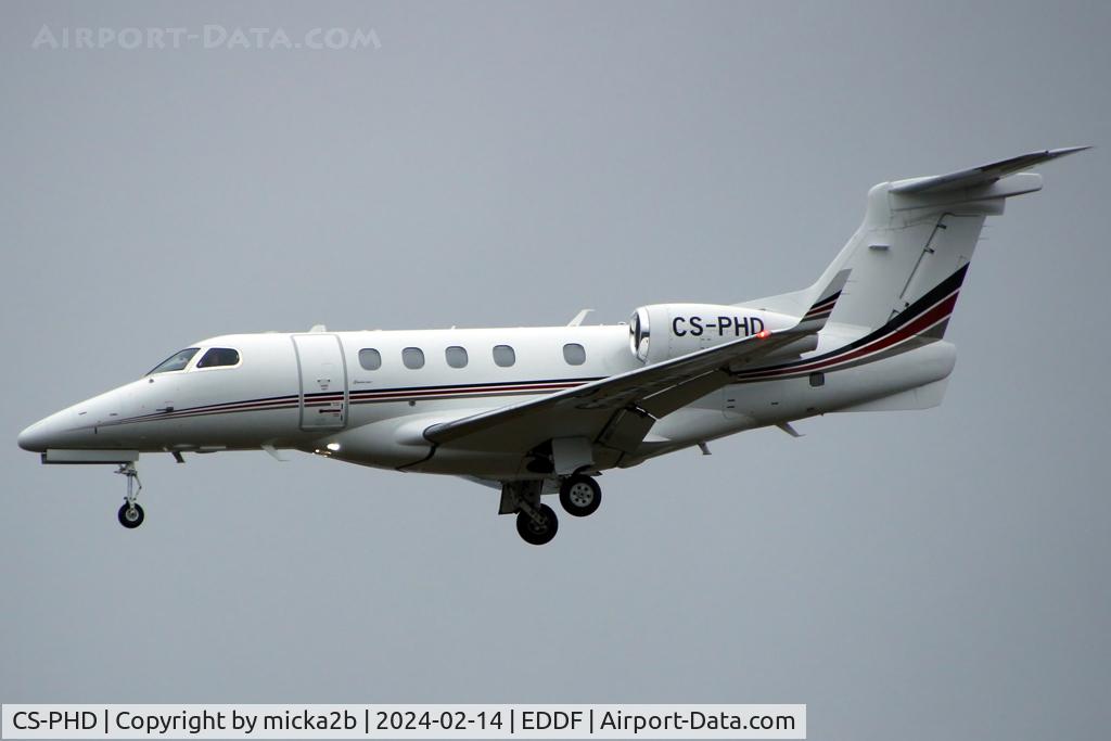 CS-PHD, 2014 Embraer EMB-505 Phenom 300 C/N 50500225, Landing