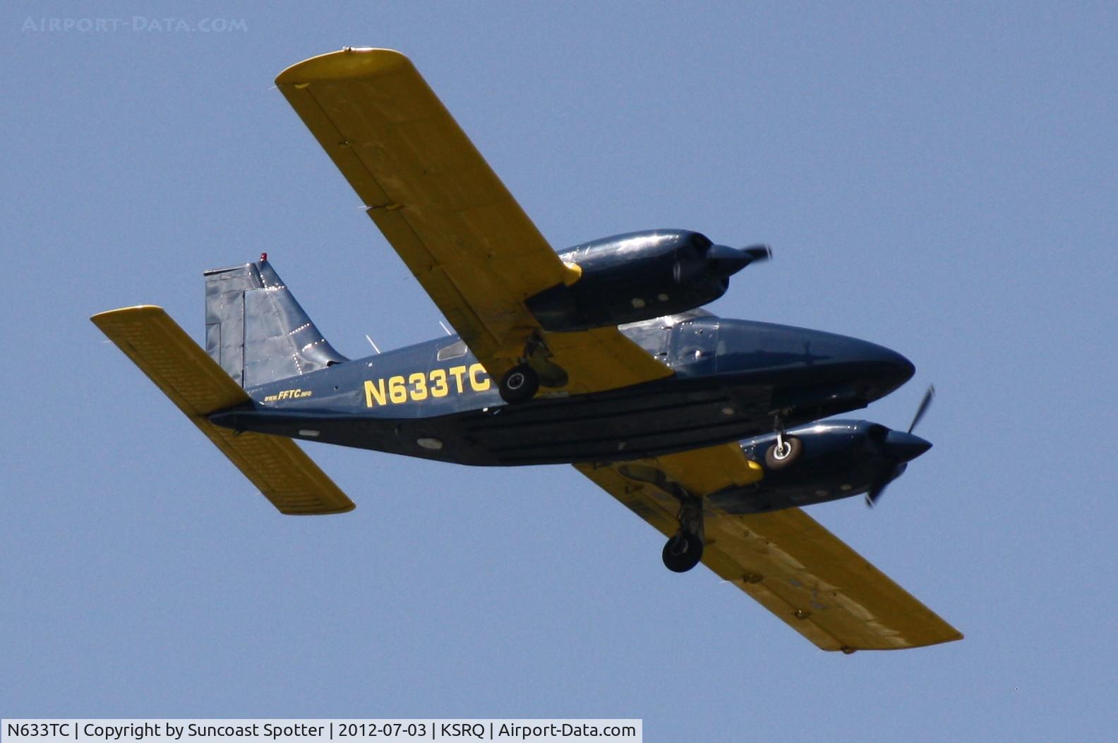 N633TC, 1978 Piper PA-34-200T C/N 34-7870328, Piper Seneca on approach to Runway 32 at Sarasota-Bradenton International Airport
