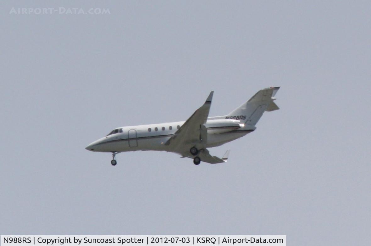 N988RS, 2002 Raytheon Hawker 800XP C/N 258598, Flight Works Flight 988 on approach to Runway 32 at Sarasota Bradenton International Airport following a flight Fort Lauderdale International Airport