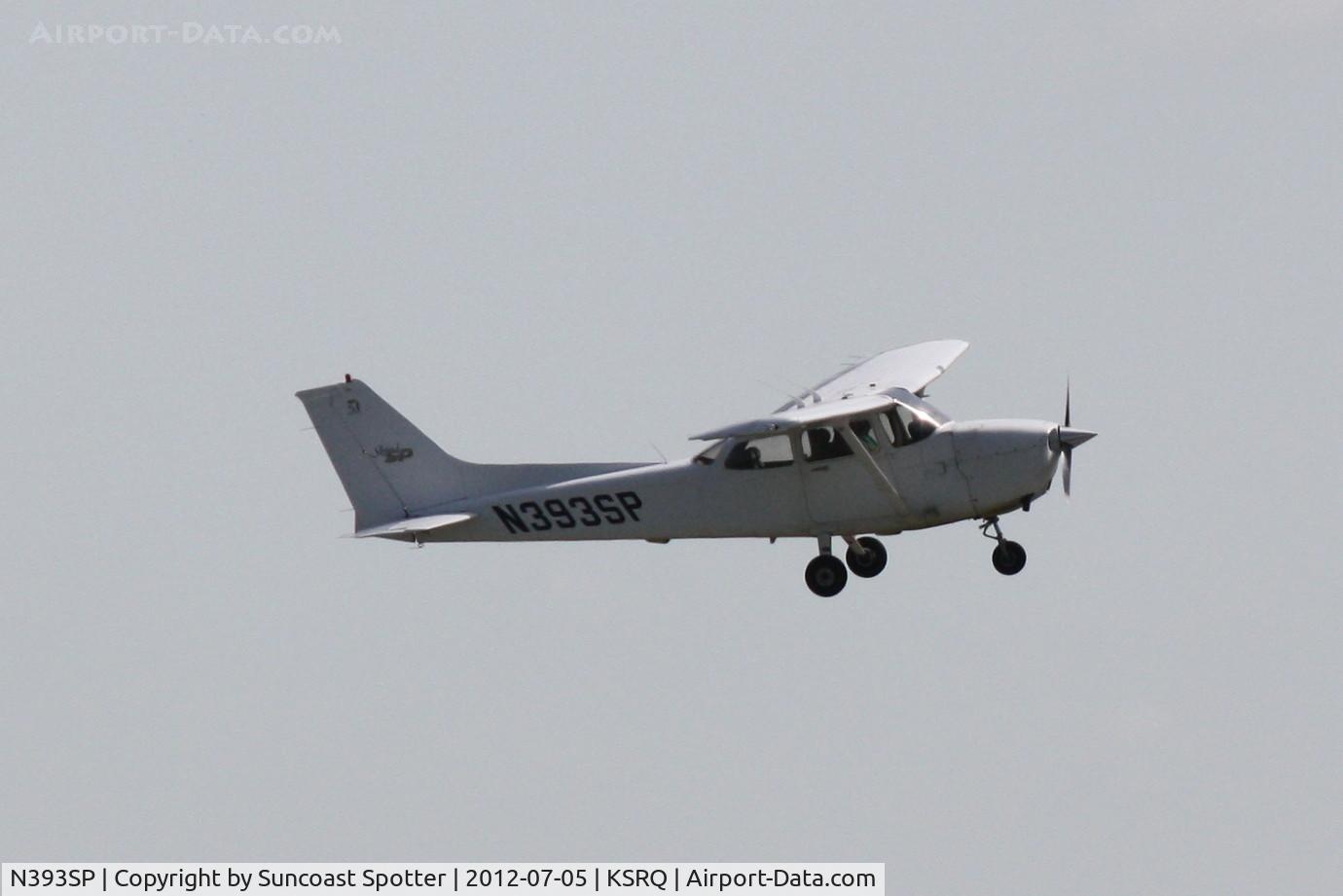 N393SP, 1999 Cessna 172S C/N 172S8290, Skyhawk at SRQ