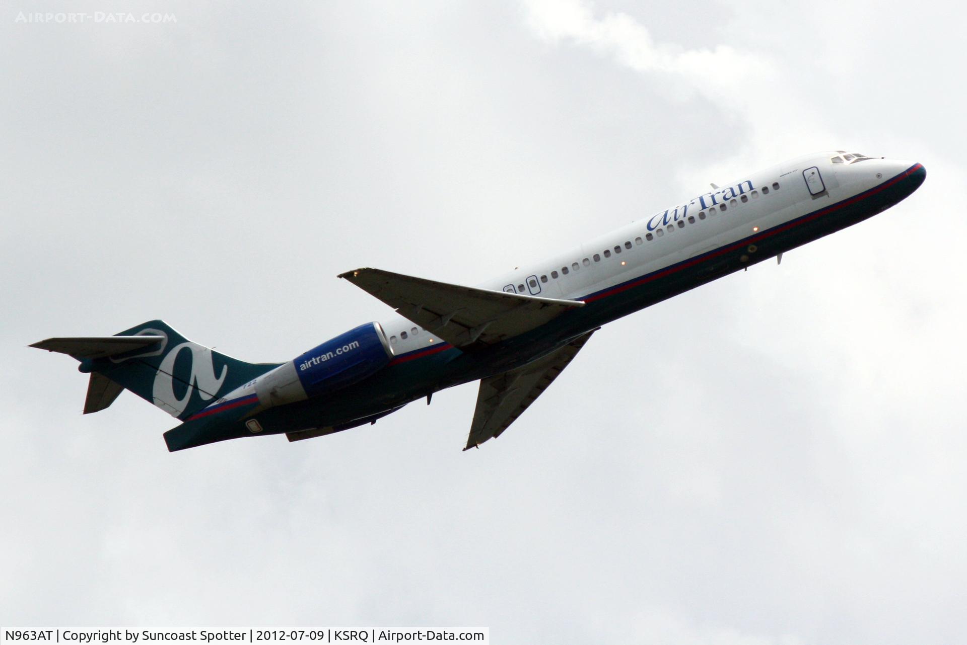 N963AT, 2001 Boeing 717-200 C/N 55024, AirTran Flight 1270 departs Sarasota-Bradenton International Airport enroute to Chicago-Midway International Airport