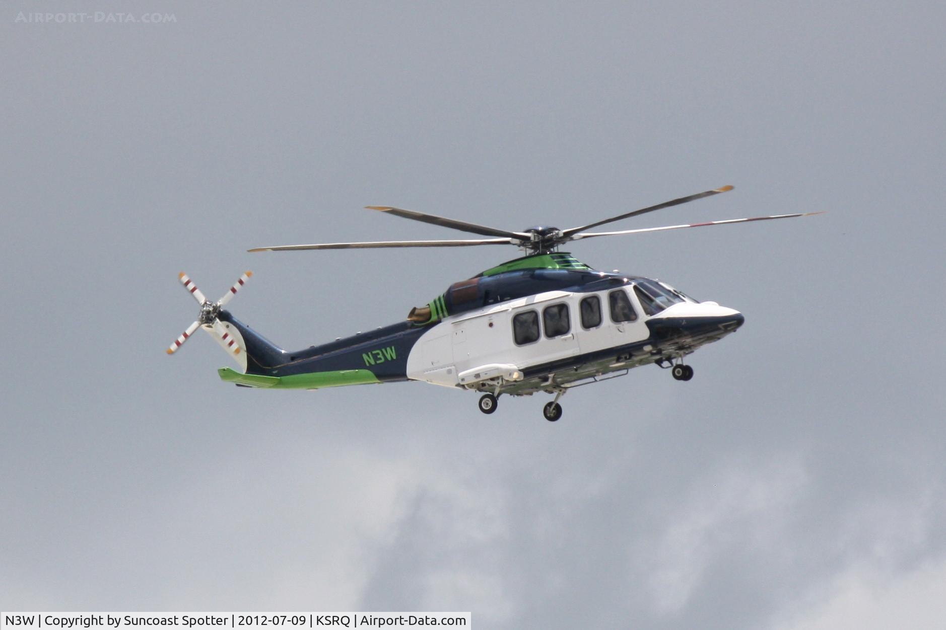 N3W, 2009 AgustaWestland AW-139 C/N 41211, Agusta AW139 lands at SRQ